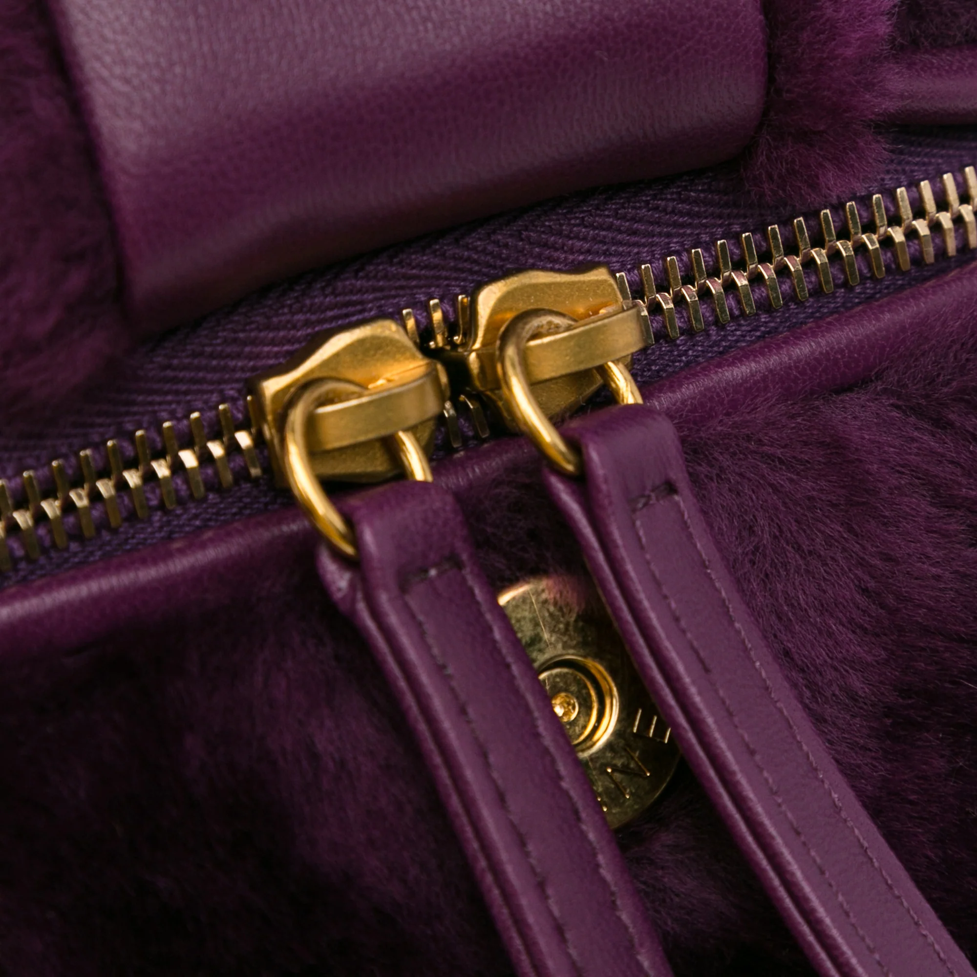 Chanel | Pre-Owned Small Quilted Shearling Vanity Case | Purple/Violet - Image 9