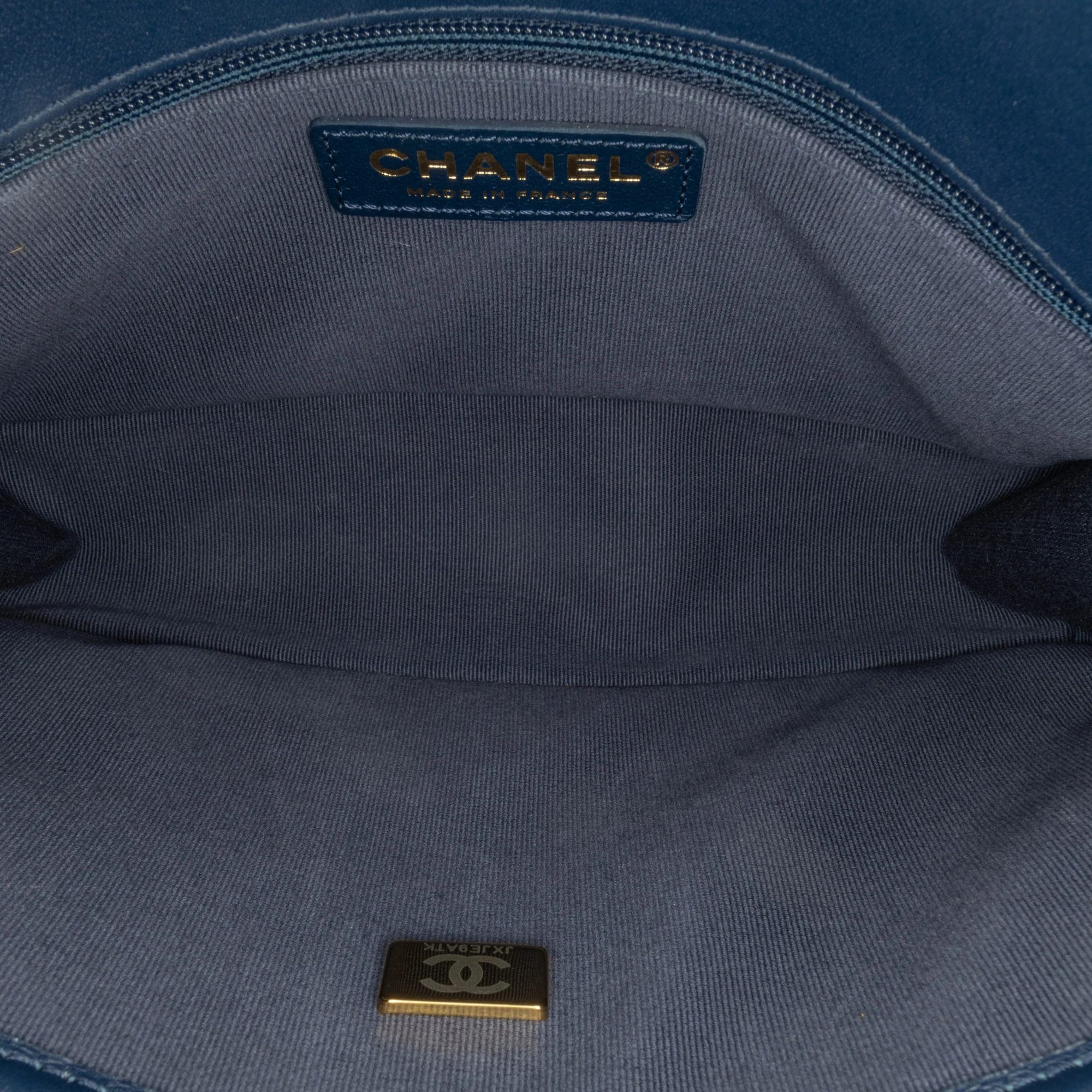 Chanel | Pre-Owned Small Tweed School Memory Top Handle Flap | Blue/Navy - Image 5