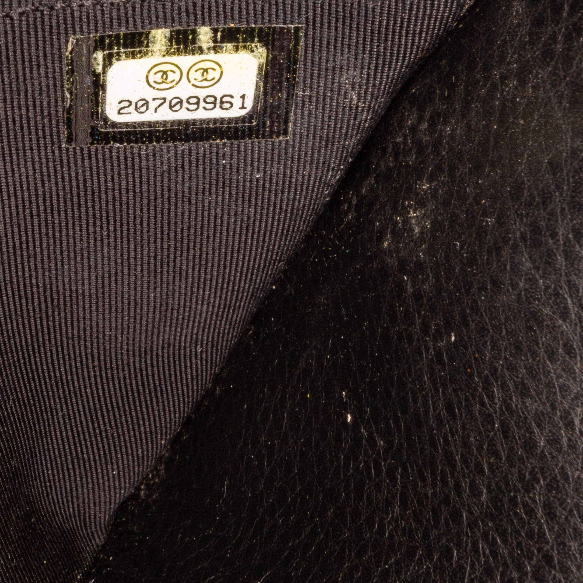 Chanel | Pre-Owned Studded Leather Wallet on Chain | Black - Image 7