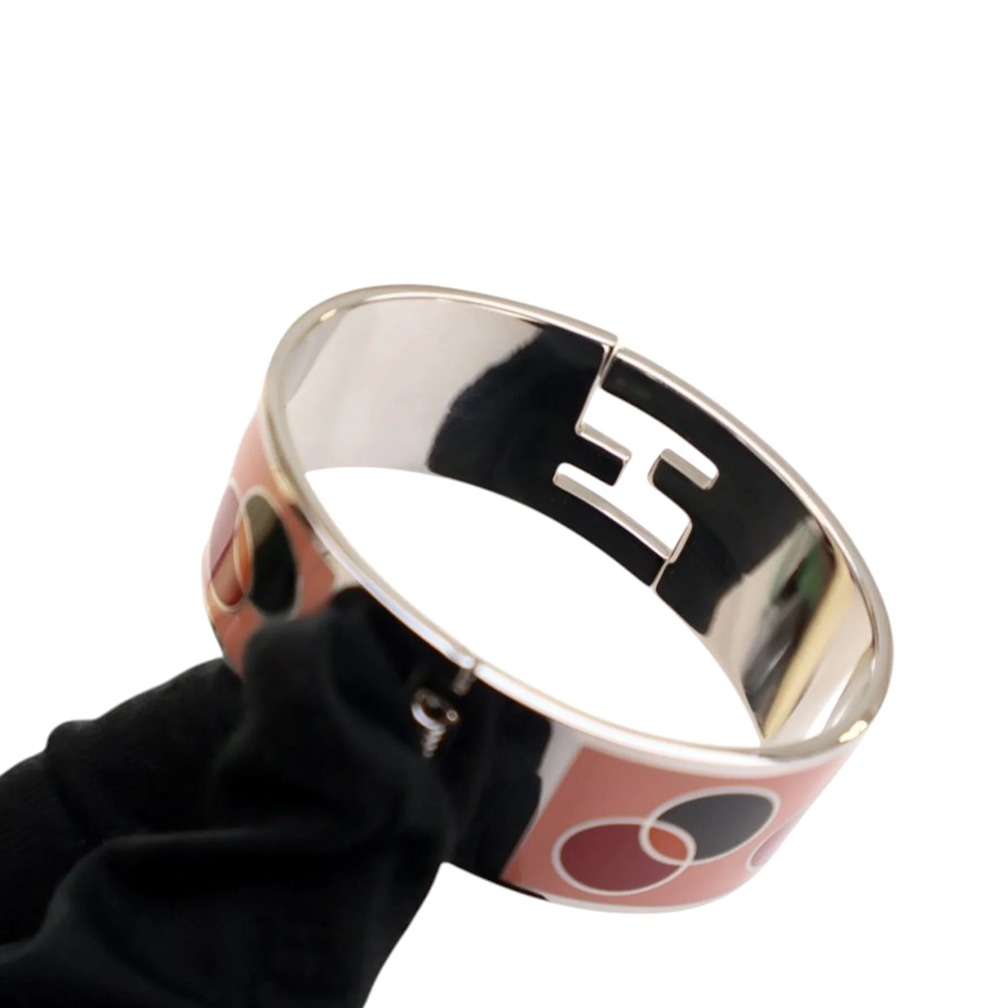 Fendi | Pre-Owned Enamel Fendista Hinged Bracelet | Pink/Salmon - Image 5