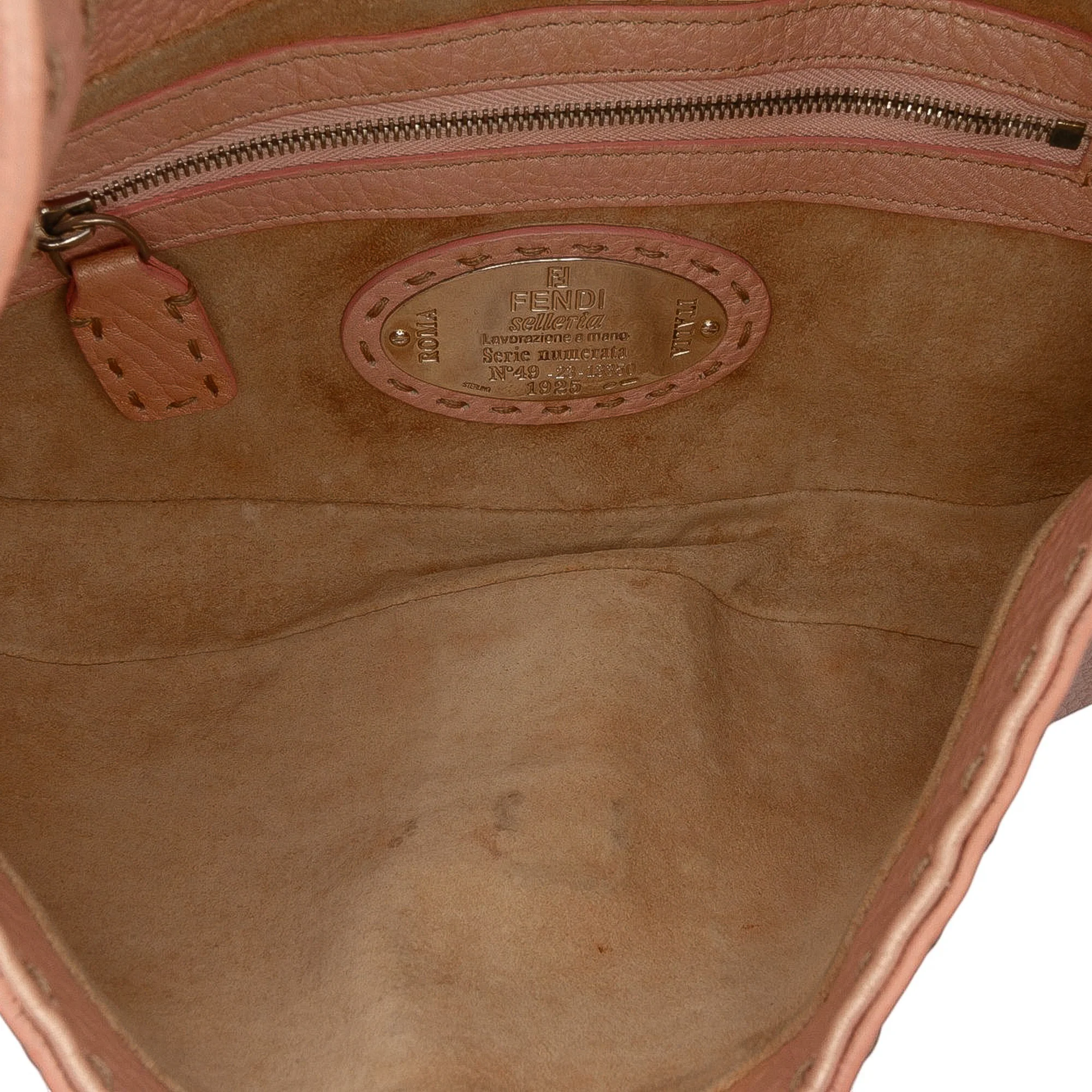 Fendi | Pre-Owned Leather Selleria Shoulder Bag | Pink - Image 4