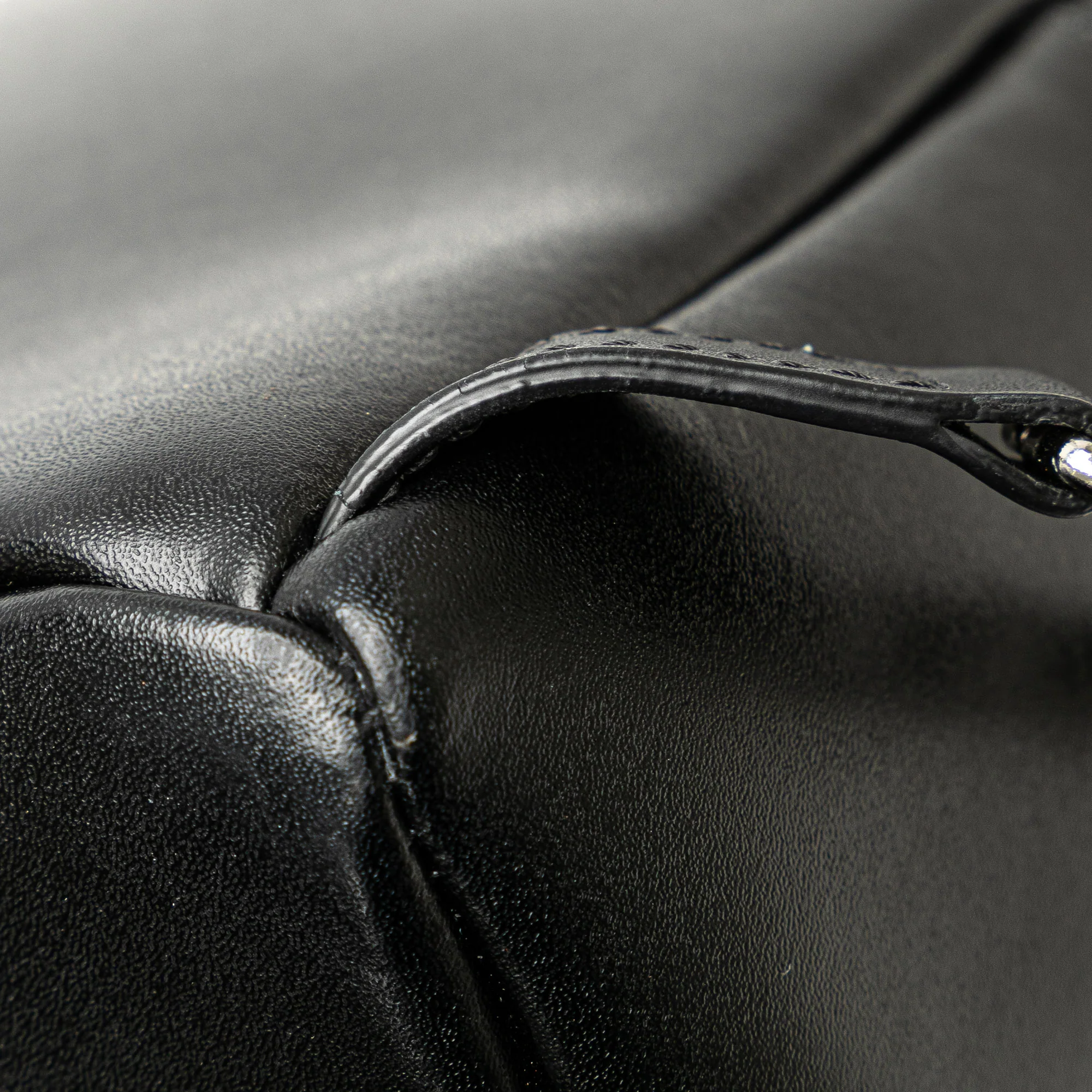 Fendi | Pre-Owned Mini By The Way Leather Ribbon Pearl Backpack | Black - Image 10