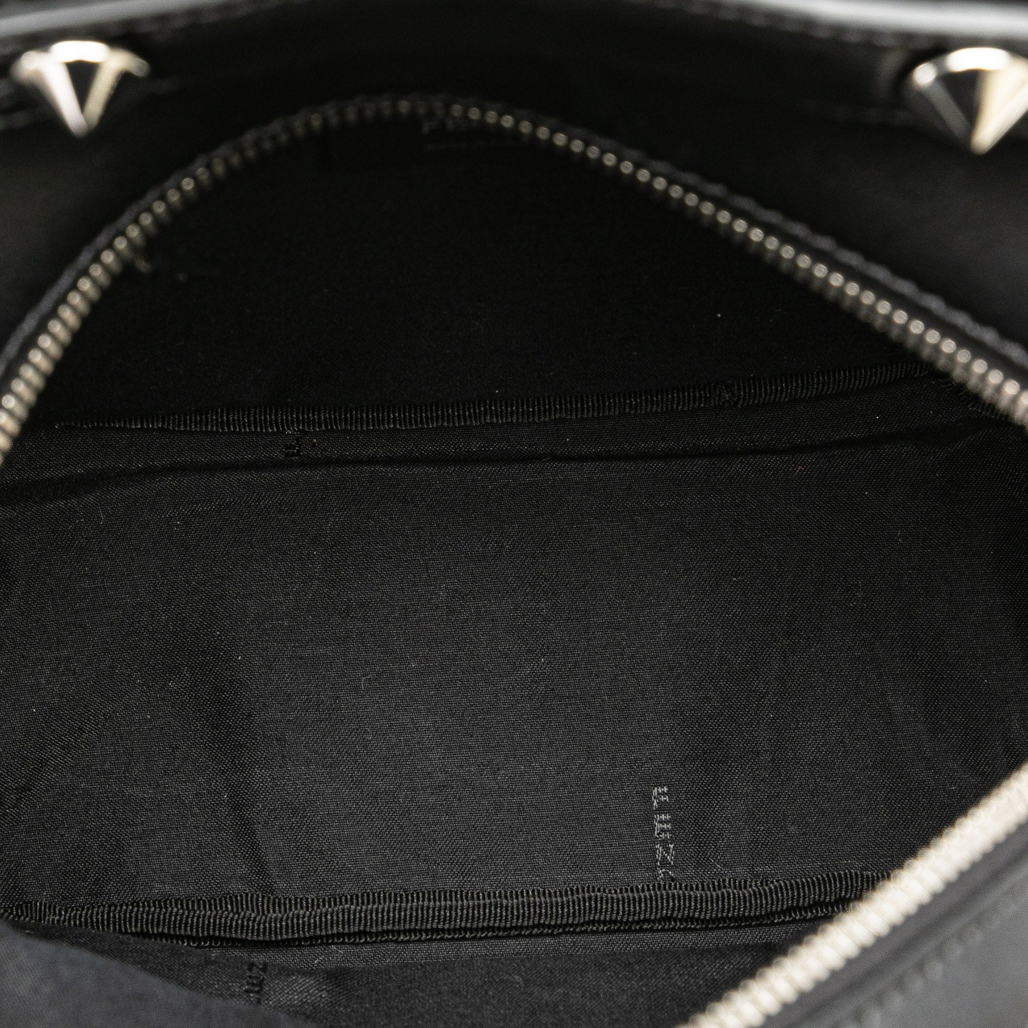 Fendi | Pre-Owned Mini By The Way Leather Ribbon Pearl Backpack | Black - Image 5