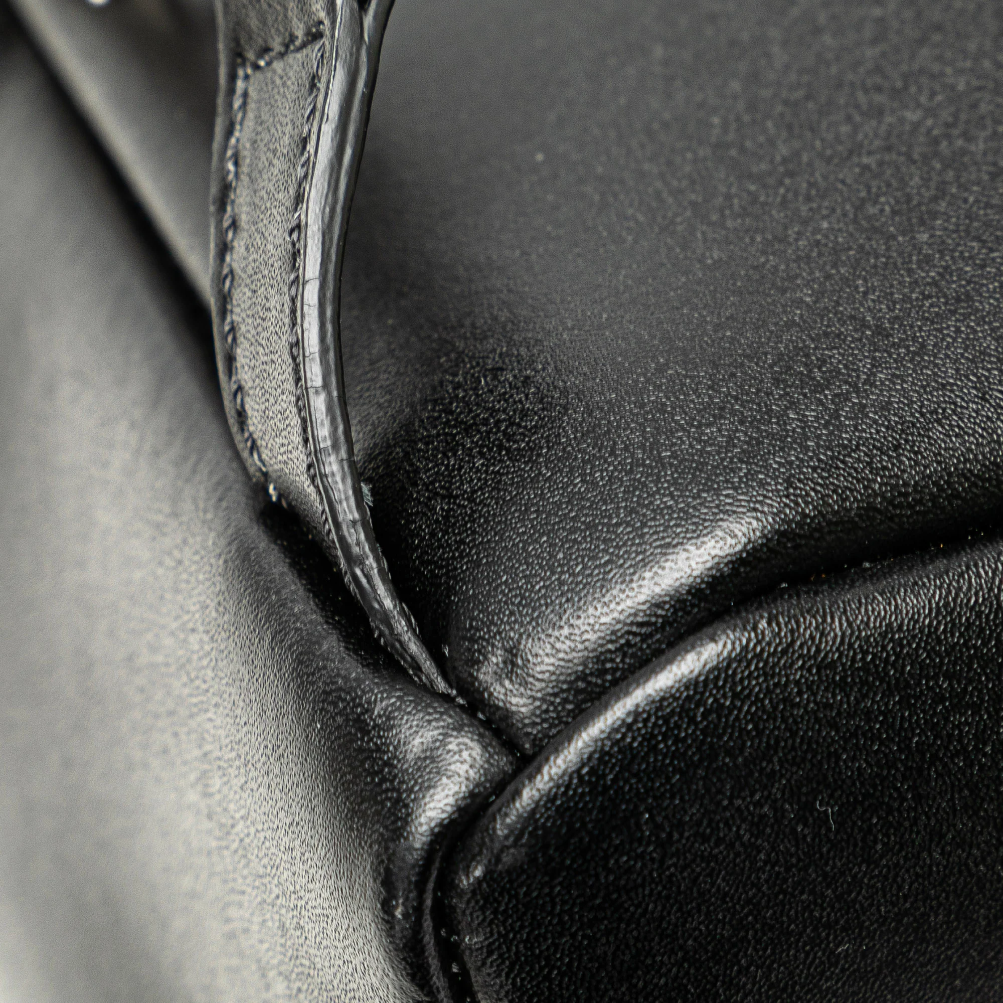 Fendi | Pre-Owned Mini By The Way Leather Ribbon Pearl Backpack | Black - Image 9