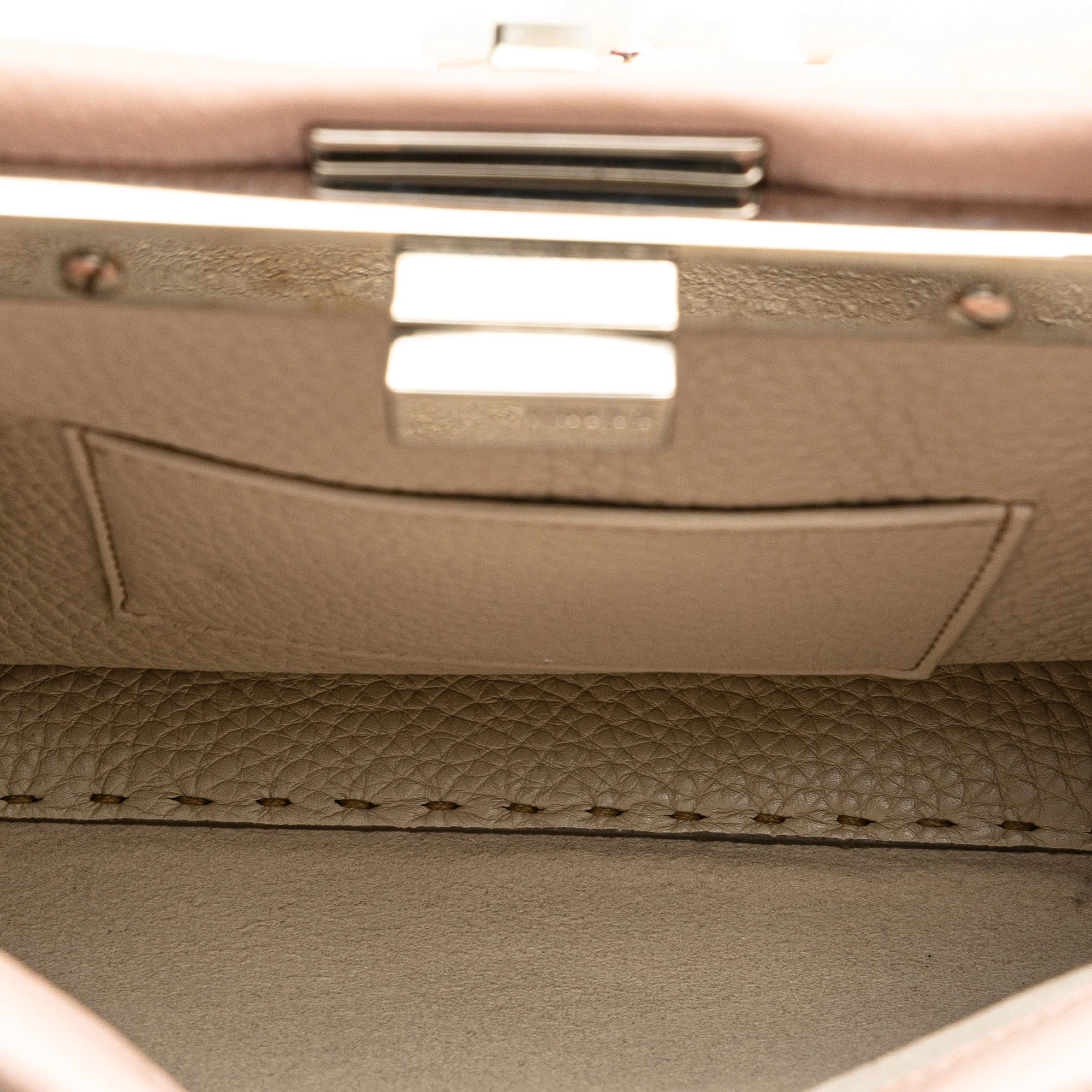 Fendi | Pre-Owned Mini Leather Sakura Selleria Peekaboo Satchel | Pink/Light Pink - Image 4