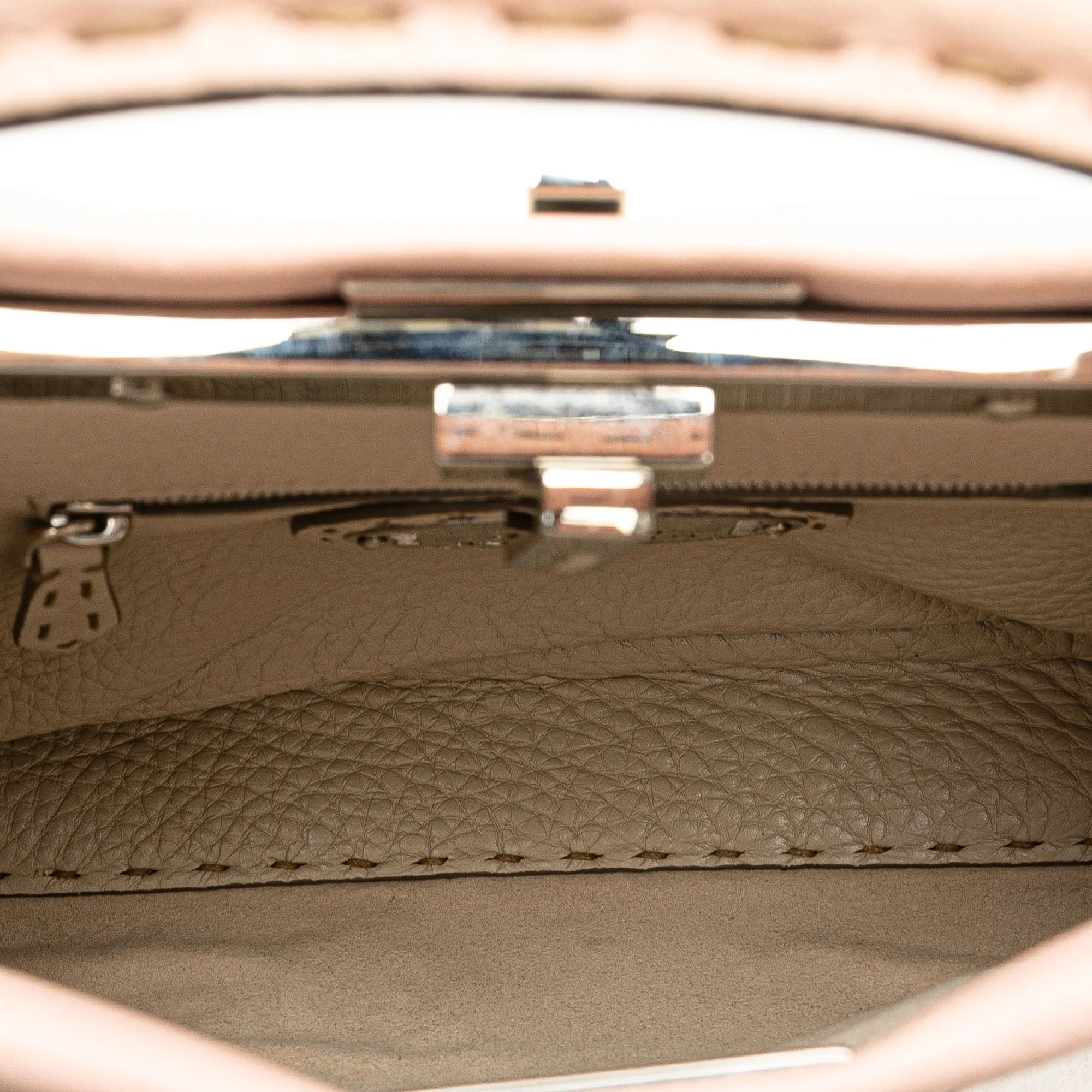 Fendi | Pre-Owned Mini Leather Sakura Selleria Peekaboo Satchel | Pink/Light Pink - Image 5