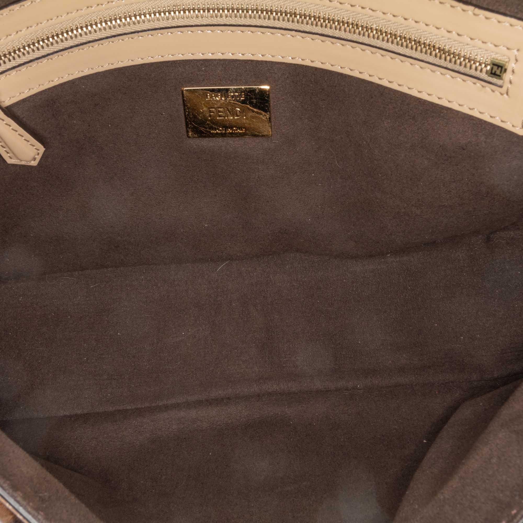 Fendi | Pre-Owned Shearling Pequin Baguette Satchel | Beige - Image 5