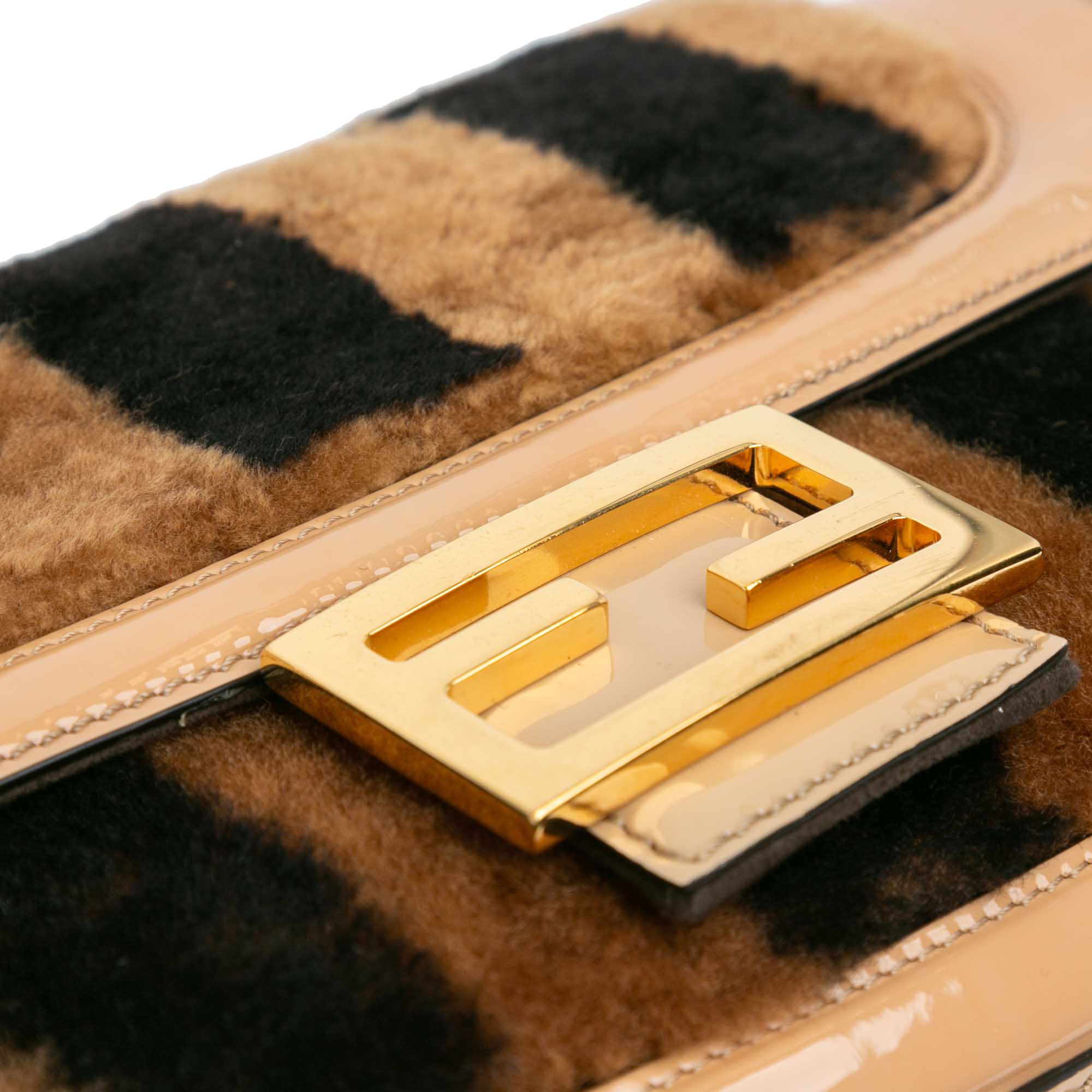 Fendi | Pre-Owned Shearling Pequin Baguette Satchel | Beige - Image 9