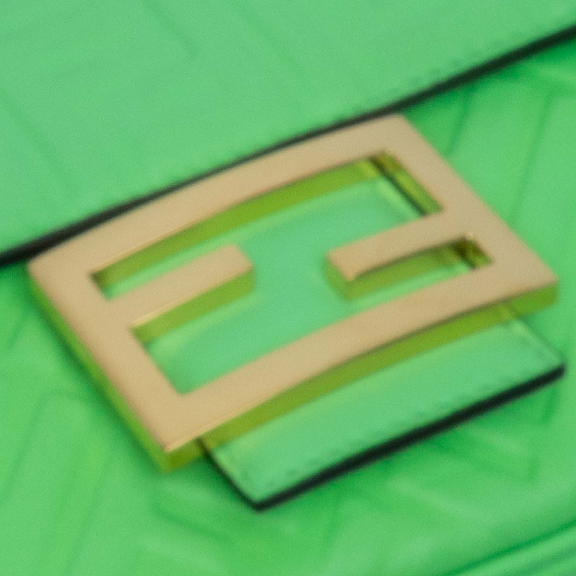 Fendi | Pre-Owned Zucca Embossed Leather Chain Midi Baguette - I | Green/Light Green - Image 10