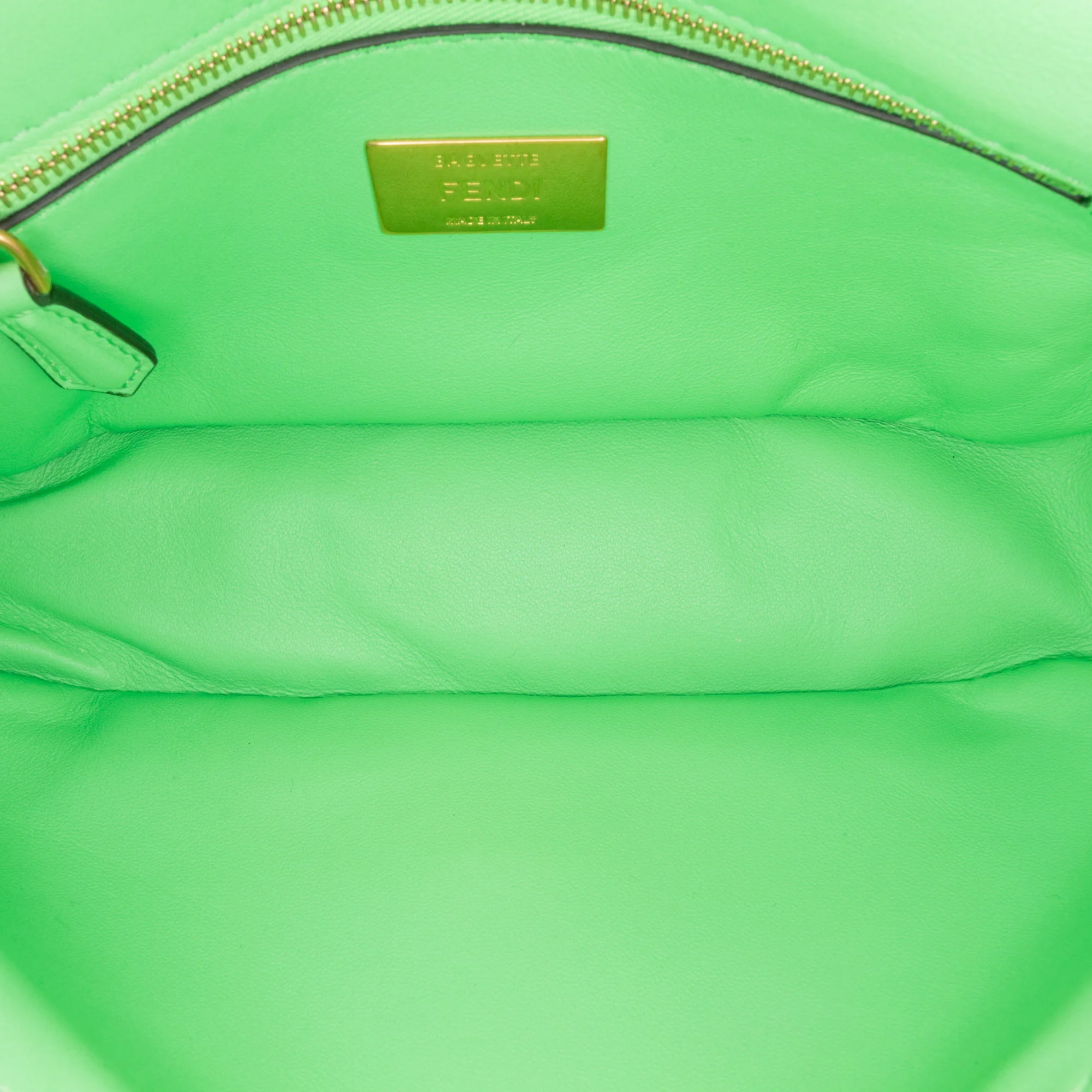 Fendi | Pre-Owned Zucca Embossed Leather Chain Midi Baguette - III | Green/Light Green - Image 6