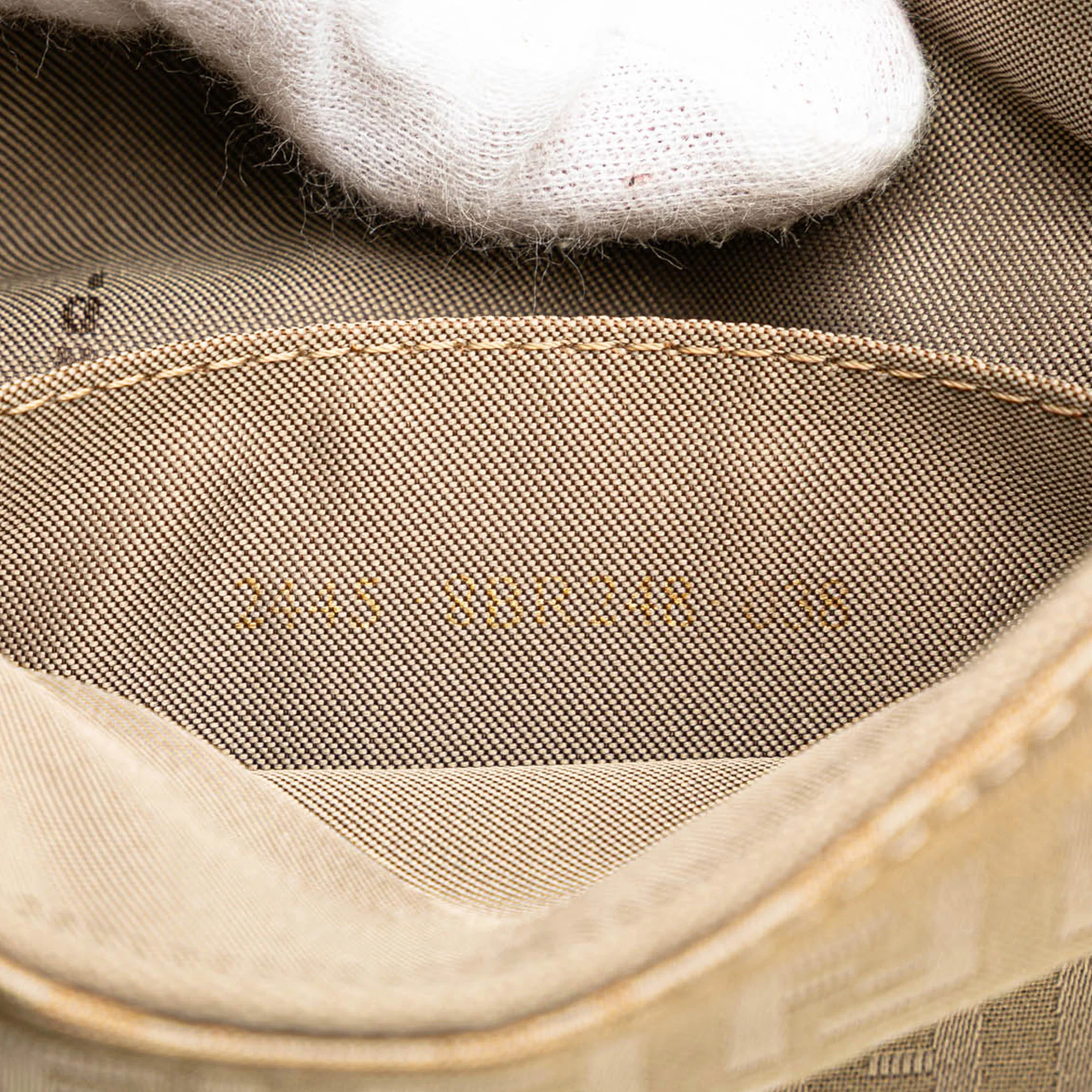 Fendi | Pre-Owned Zucchino Canvas Oyster Shoulder Bag | Beige - Image 8