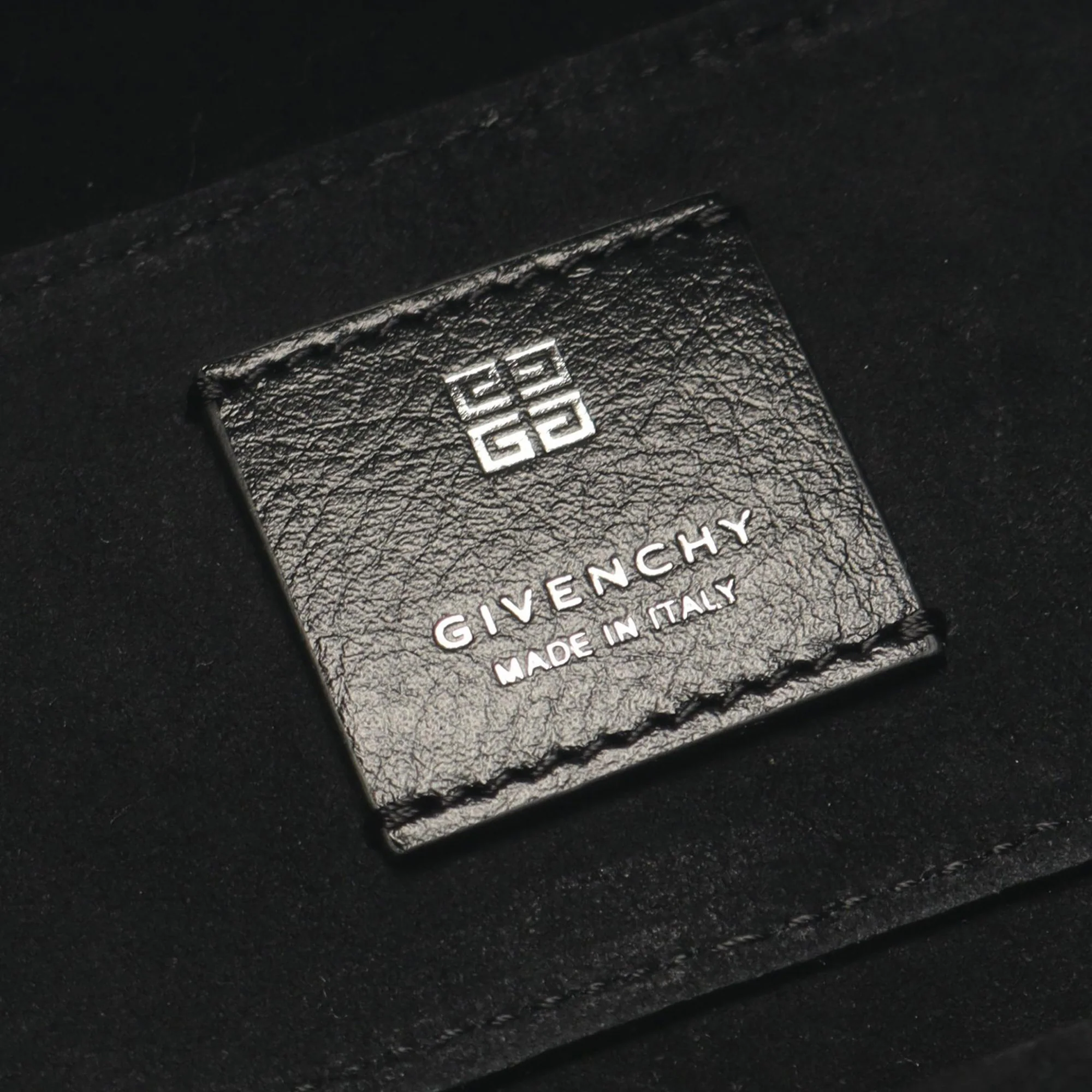 Givenchy | Pre-Owned Small Leather Pumpkin Bucket Bag | Black - Image 4