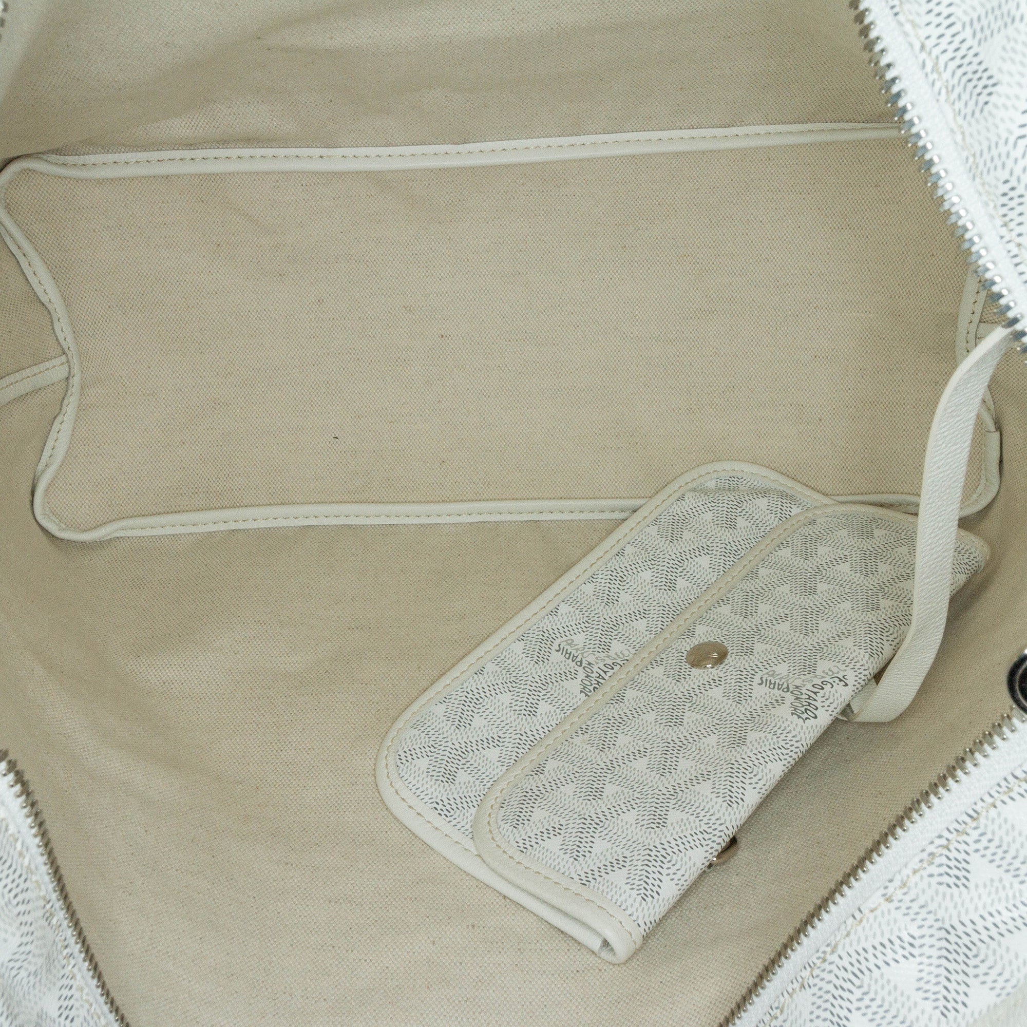 Goyard | Pre-Owned Goyardine Boheme Hobo - I | White - Image 4