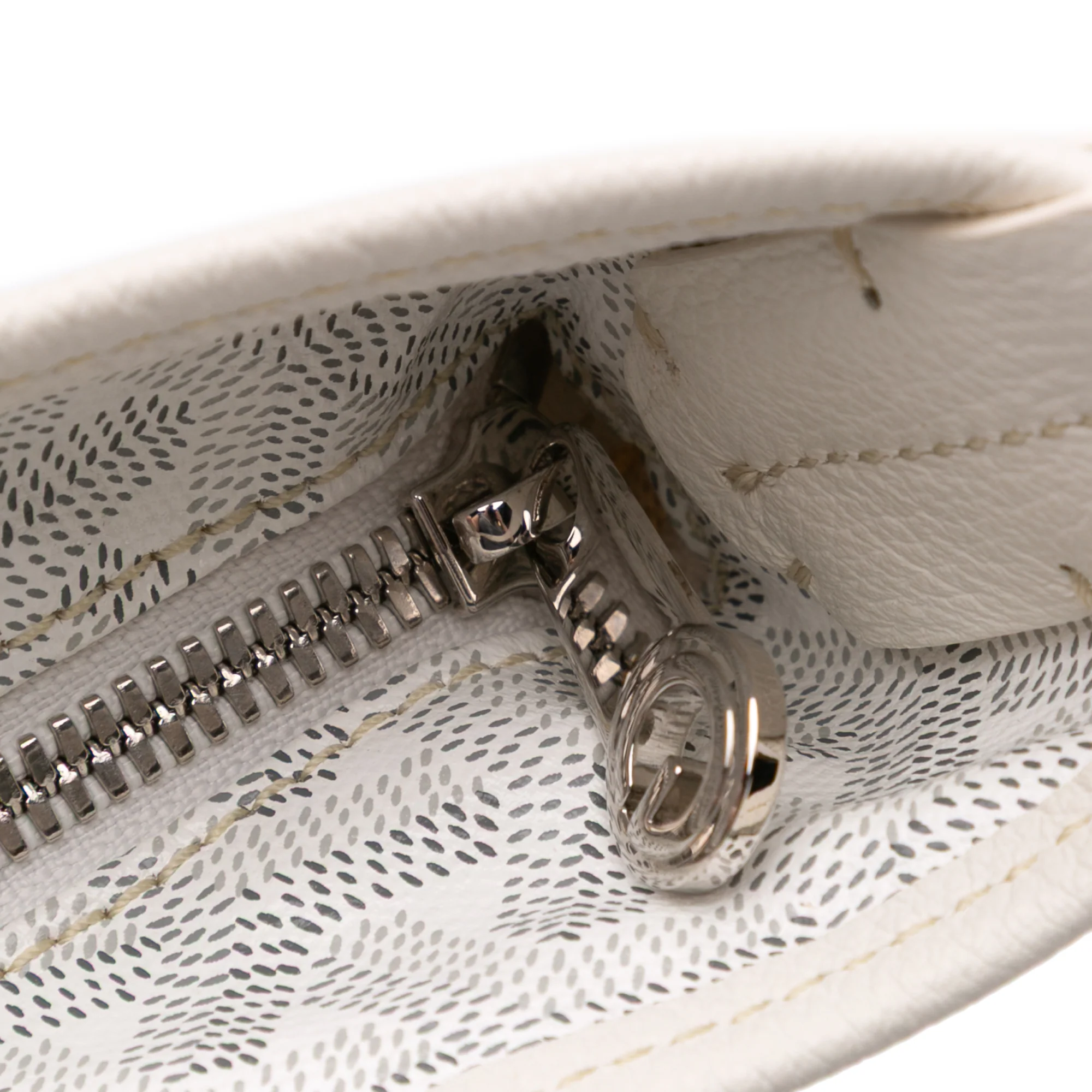 Goyard | Pre-Owned Goyardine Boheme Hobo - II | White - Image 8