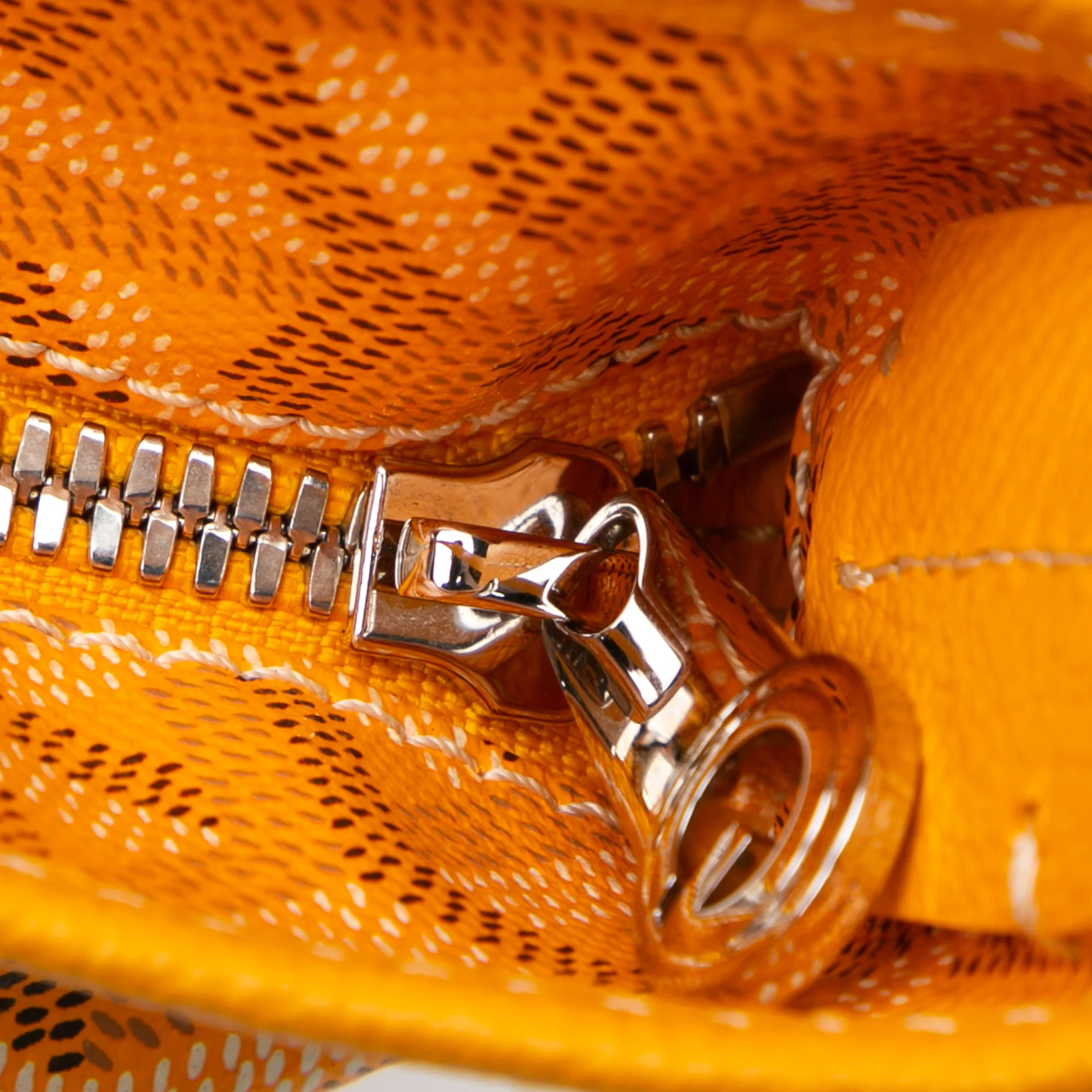 Goyard | Pre-Owned Goyardine Boheme Hobo - III | Yellow - Image 6