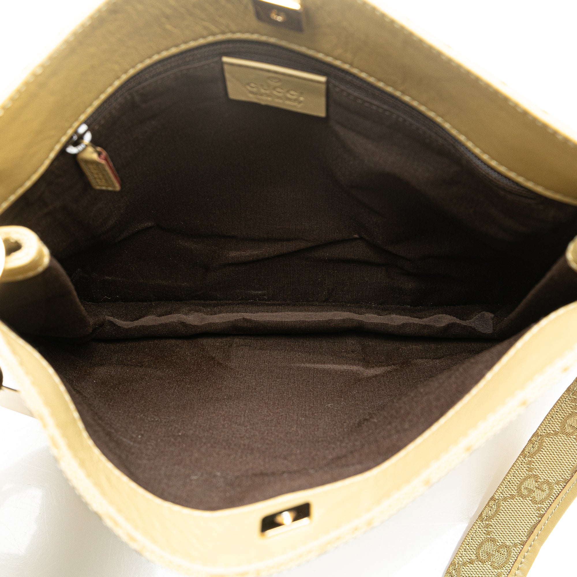 Gucci | Pre-Owned GG Canvas Crossbody - III | Beige - Image 4