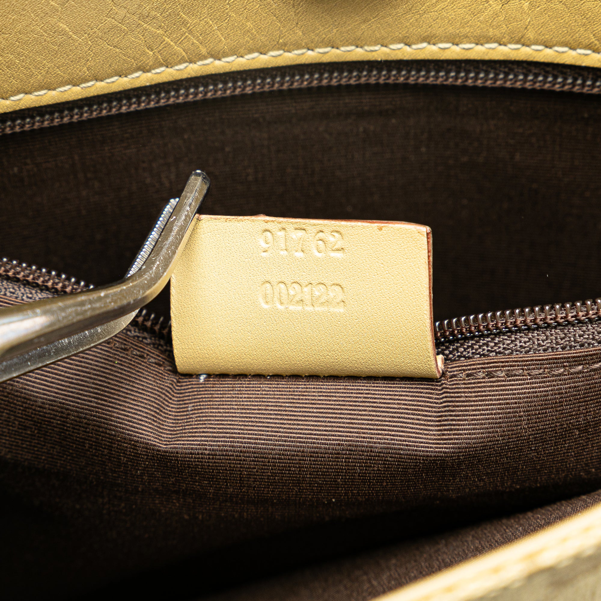 Gucci | Pre-Owned GG Canvas Crossbody - III | Beige - Image 6