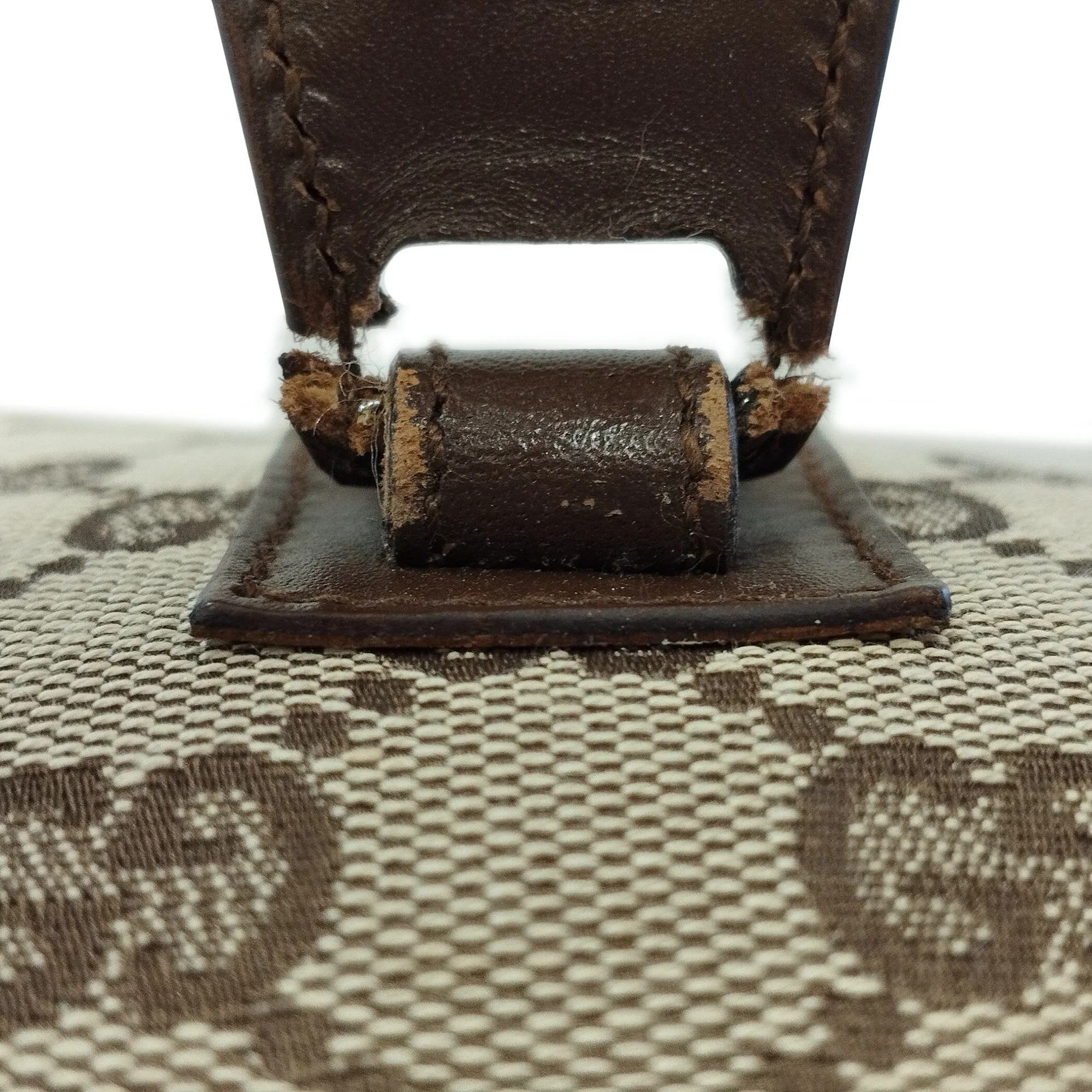 Gucci | Pre-Owned GG Canvas Shoulder Bag | Beige - Image 3