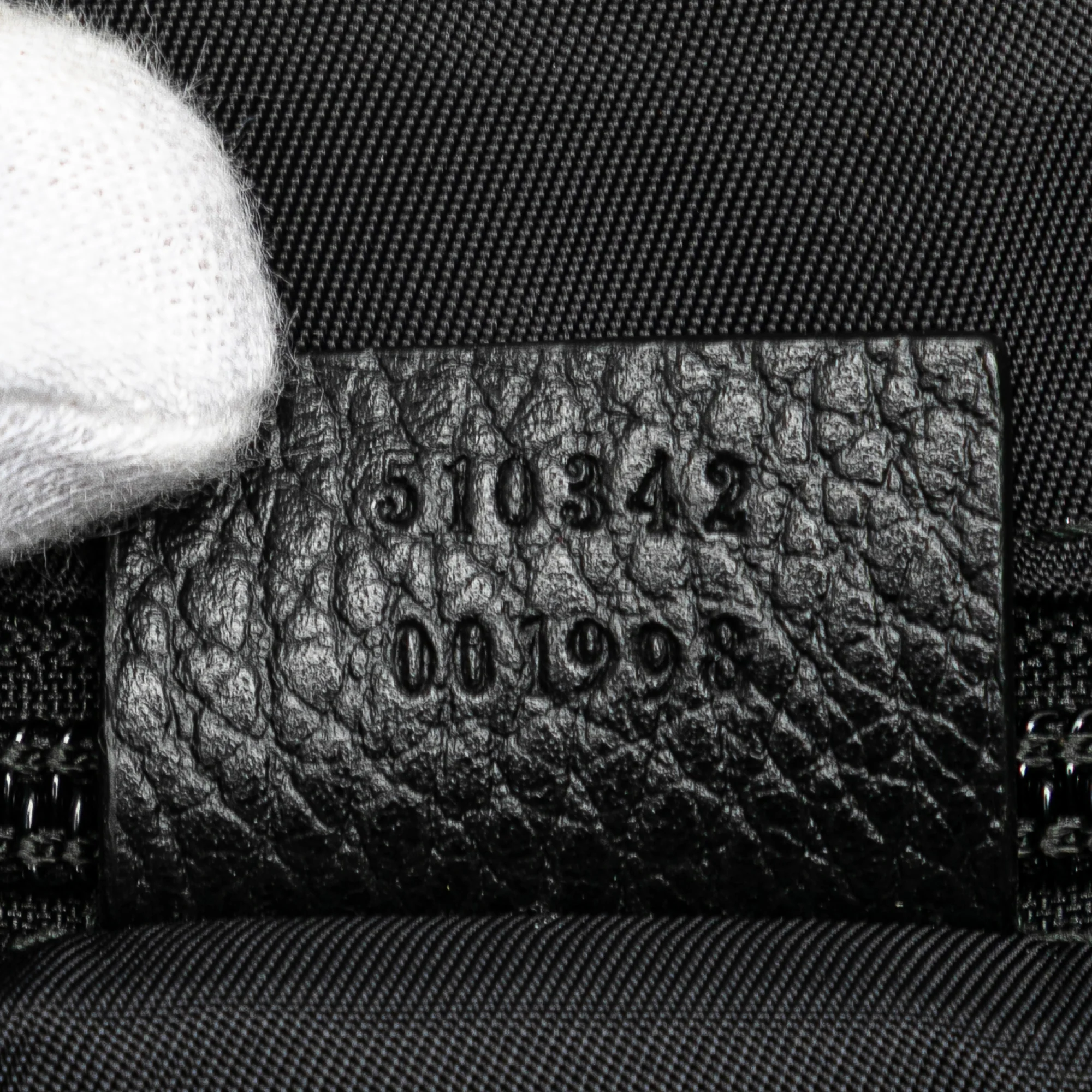 Gucci | Pre-Owned GG Nylon Flat Messenger Bag | Black - Image 7