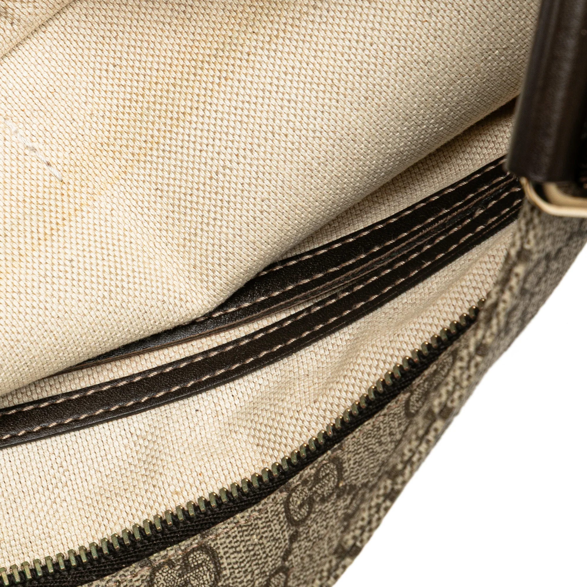 Gucci | Pre-Owned GG Supreme Crossbody | Beige - Image 2