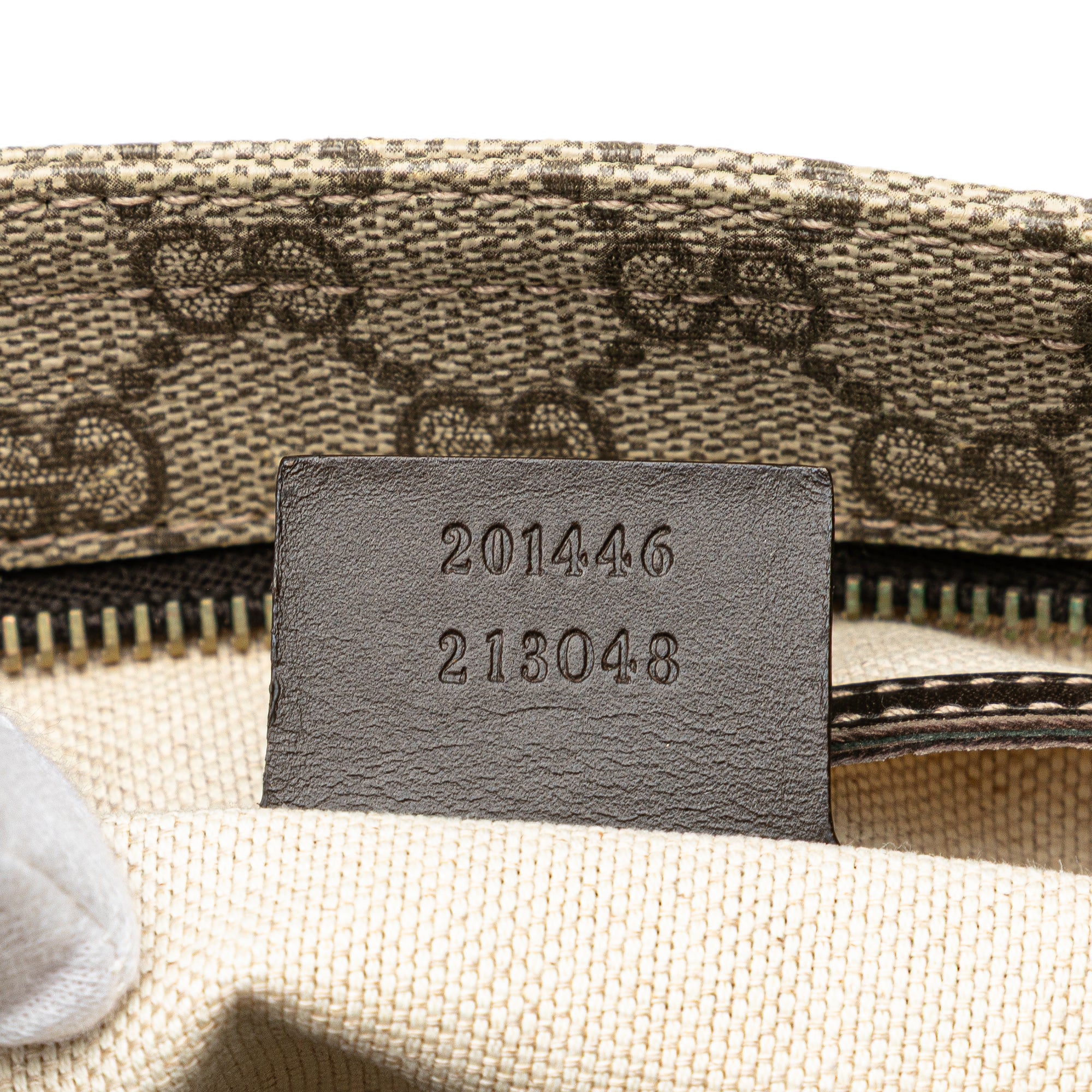 Gucci | Pre-Owned GG Supreme Crossbody | Beige - Image 9