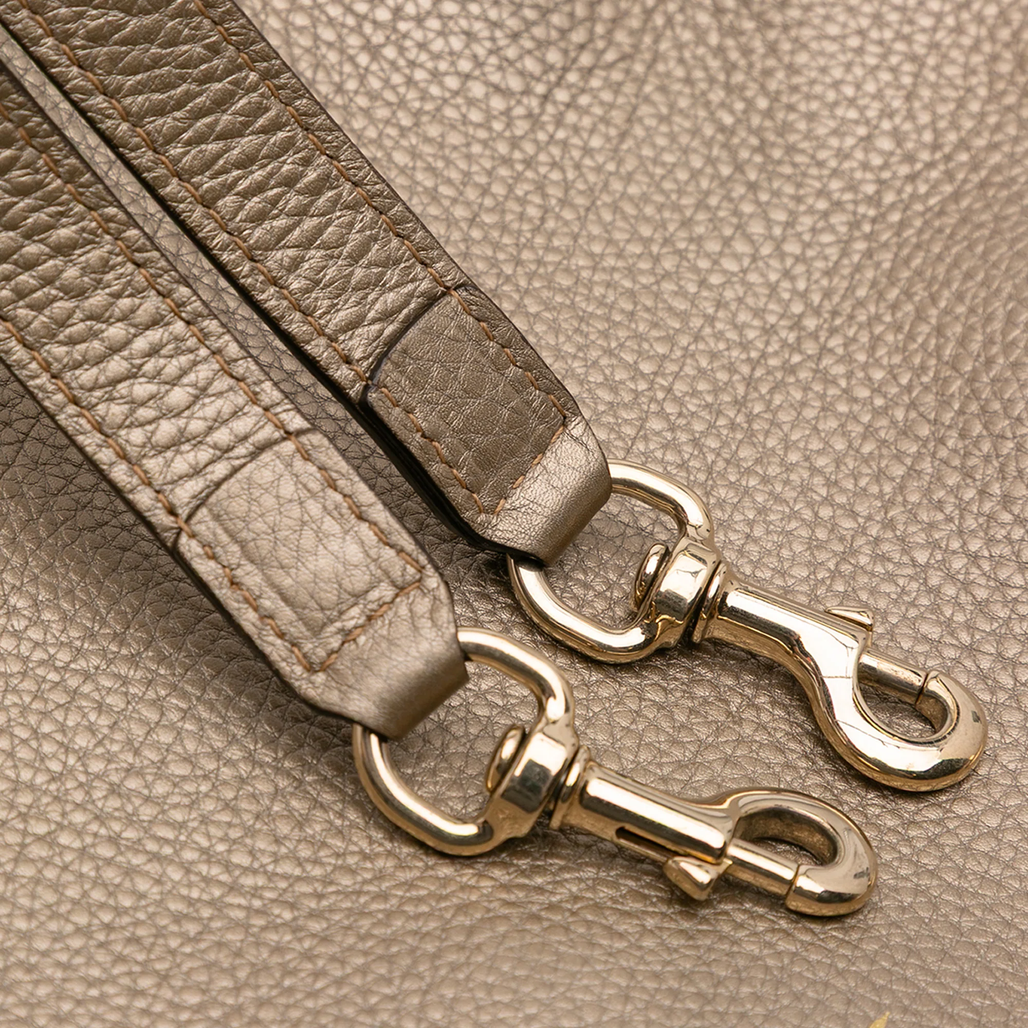 Gucci | Pre-Owned Medium Calfskin Bamboo Shopper Satchel | Gold - Image 3