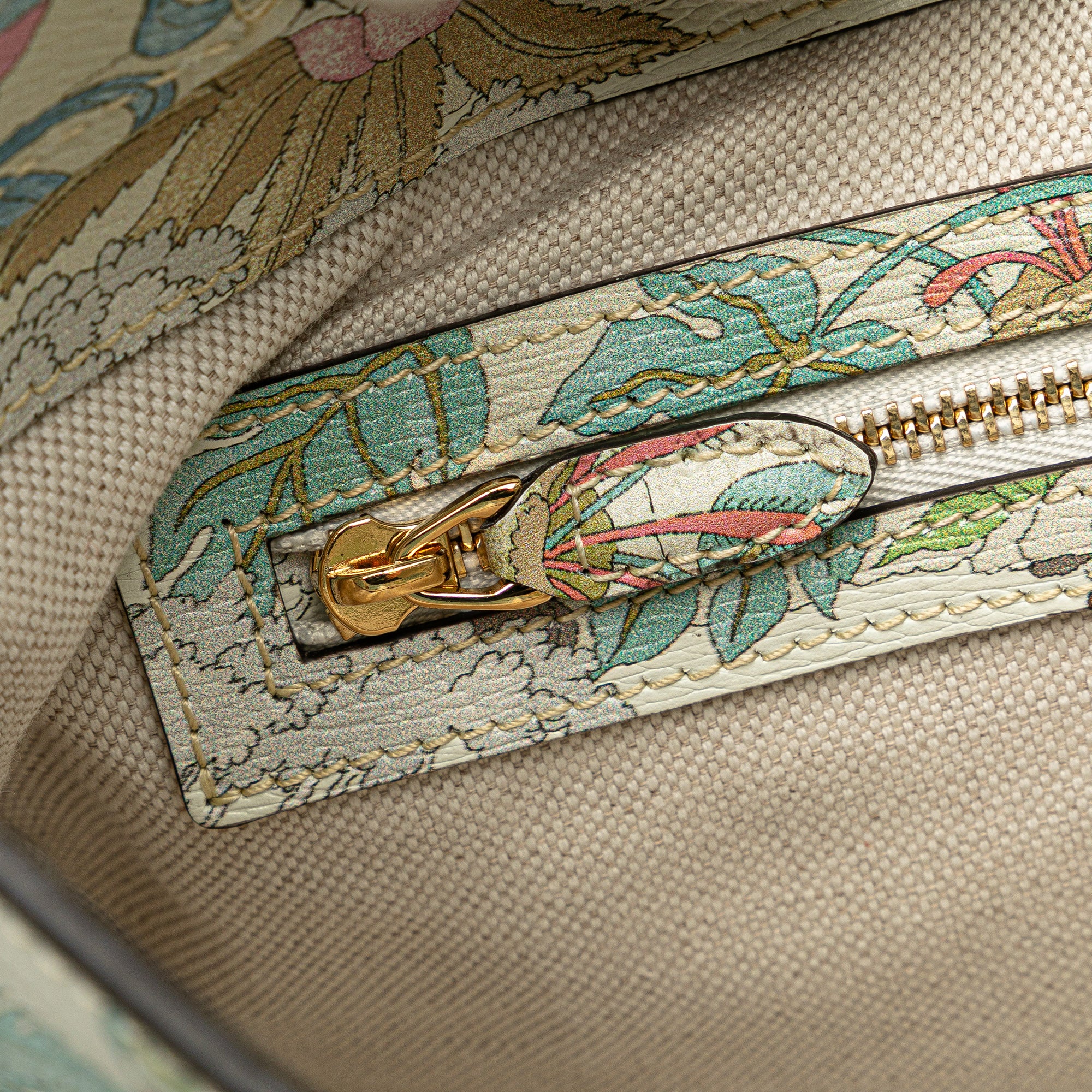 Gucci | Pre-Owned Yuko Higuchi Small Calfskin Floral Print Jackie 1961 | White - Image 13