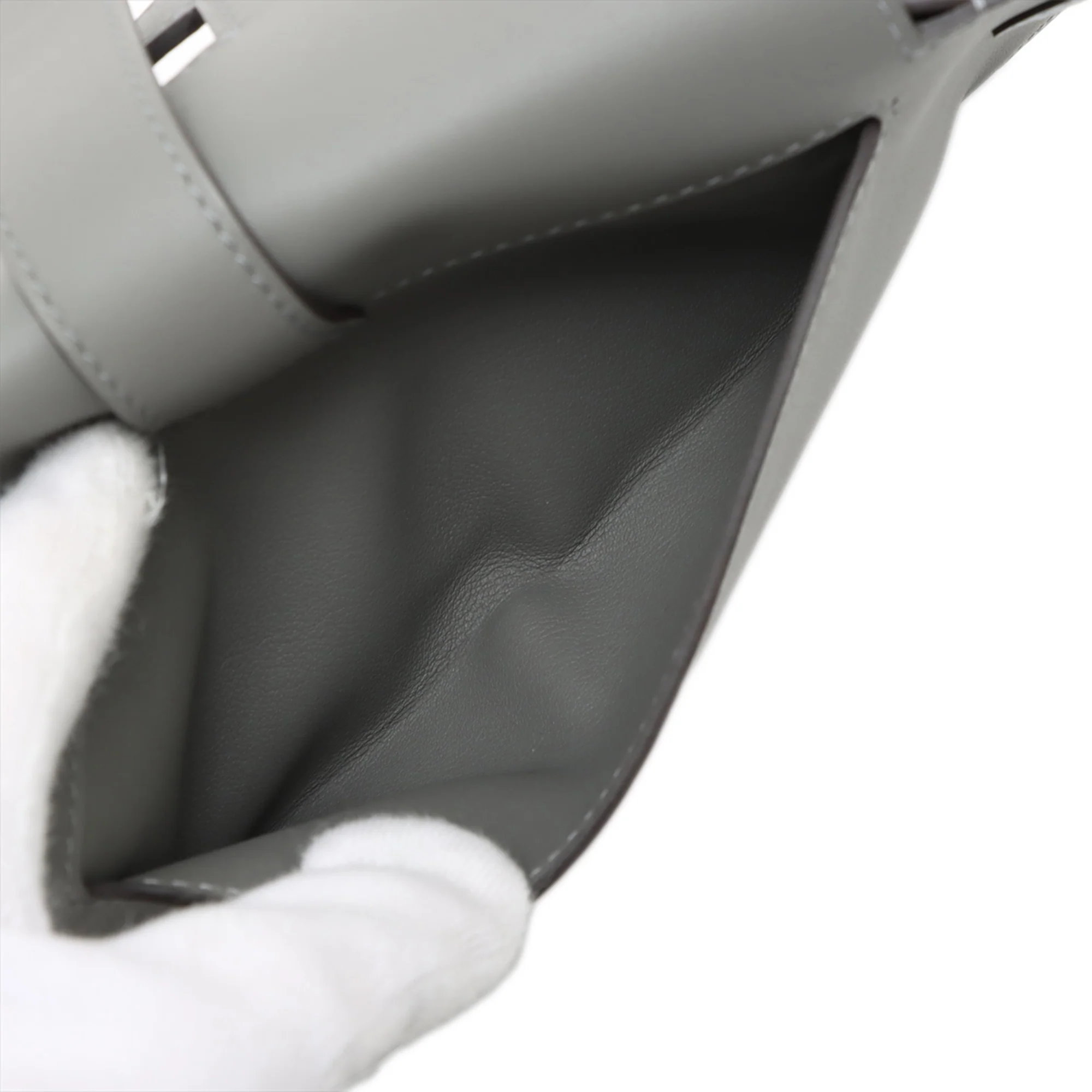 Hermes | Pre-Owned Swift Elan Pocket 24 Belt Bag | Gray/Dark Gray - Image 4
