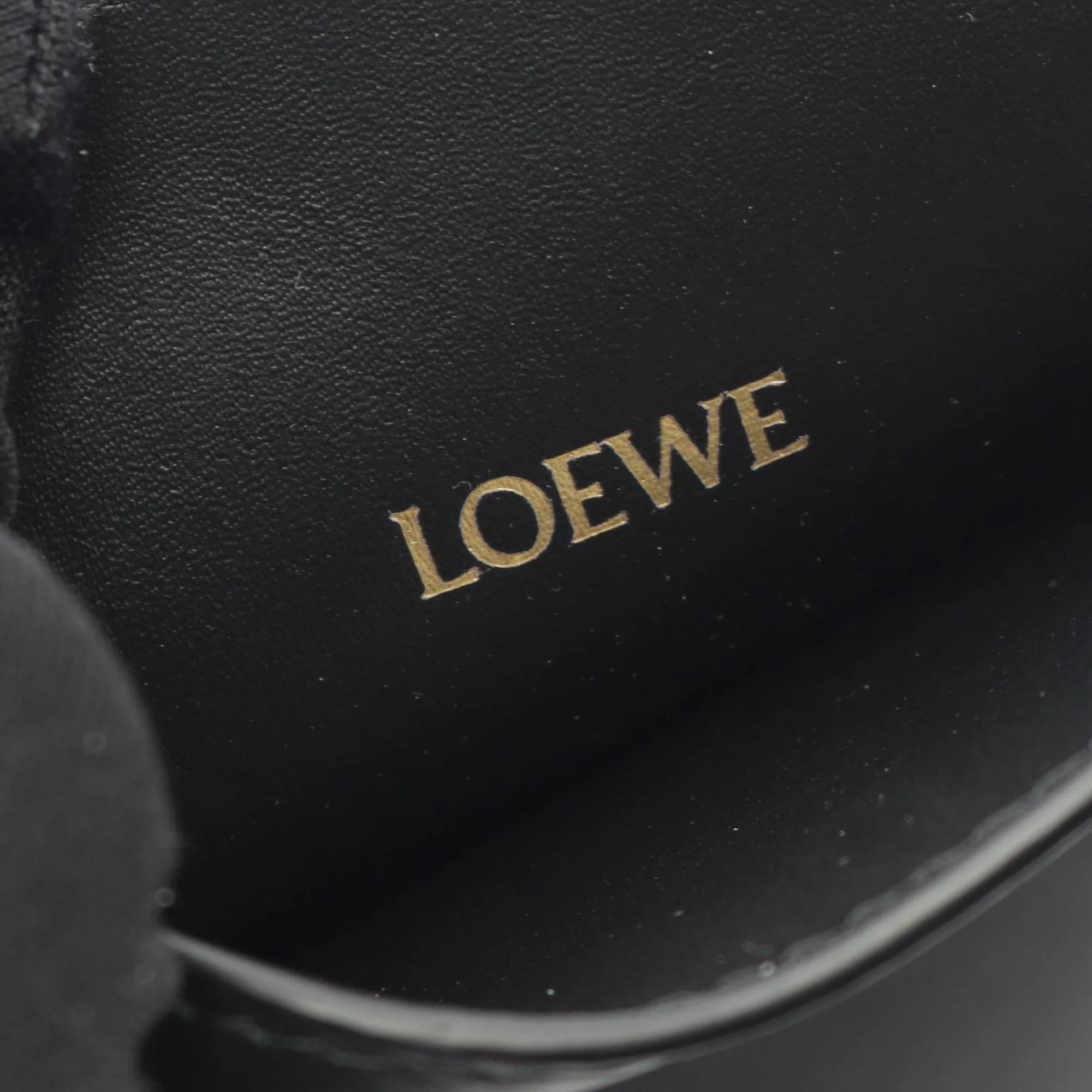 LOEWE | Pre-Owned Calfskin Dice Pocket Crossbody | Black - Image 4
