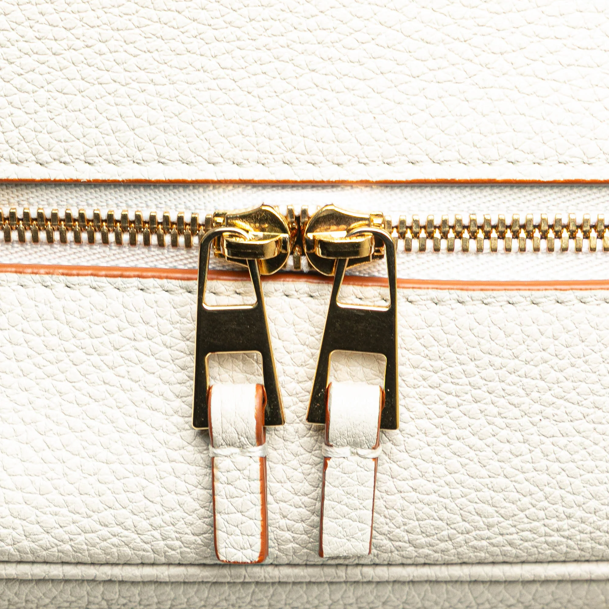 LOEWE | Pre-Owned Leather Amazona Square 19 | White - Image 12