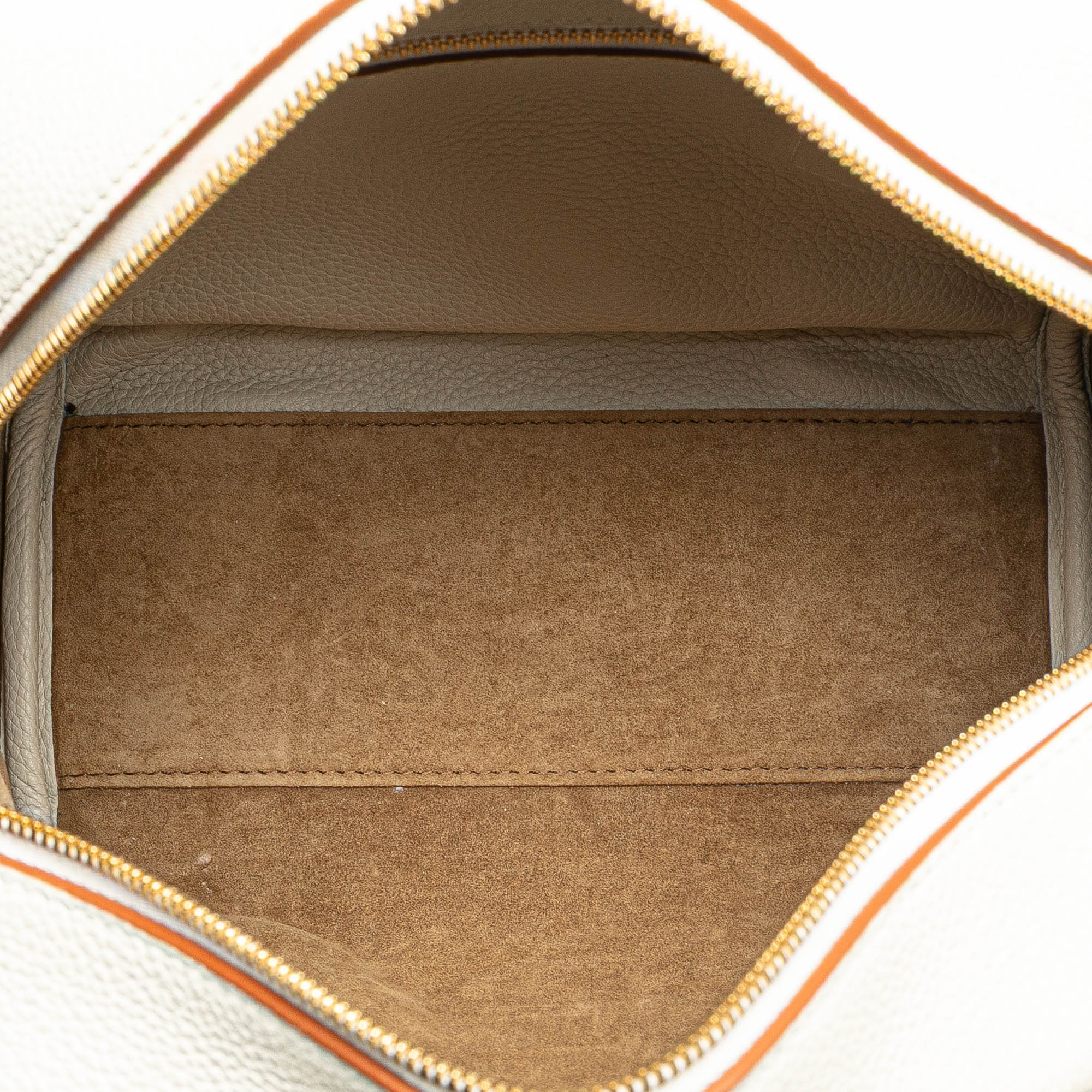 LOEWE | Pre-Owned Leather Amazona Square 19 | White - Image 9