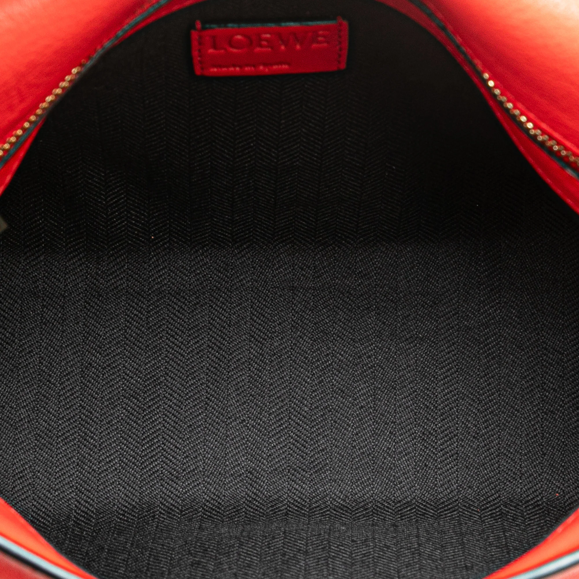 LOEWE | Pre-Owned Leather Flamenco Knot Whipstitch Crossbody | Red - Image 4