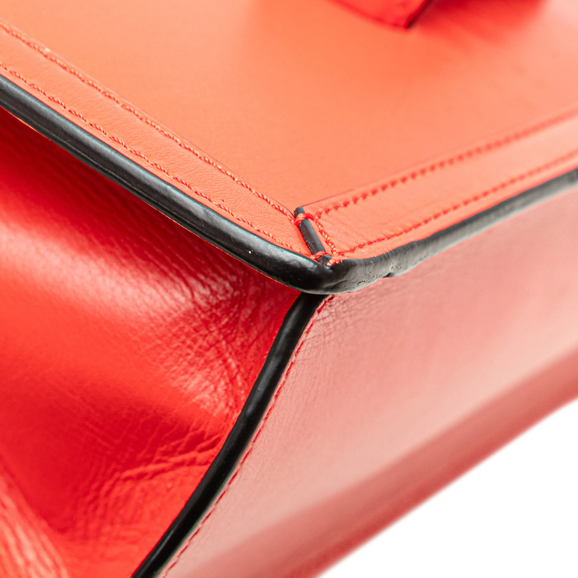 LOEWE | Pre-Owned Medium Leather Barcelona Crossbody | Red - Image 2
