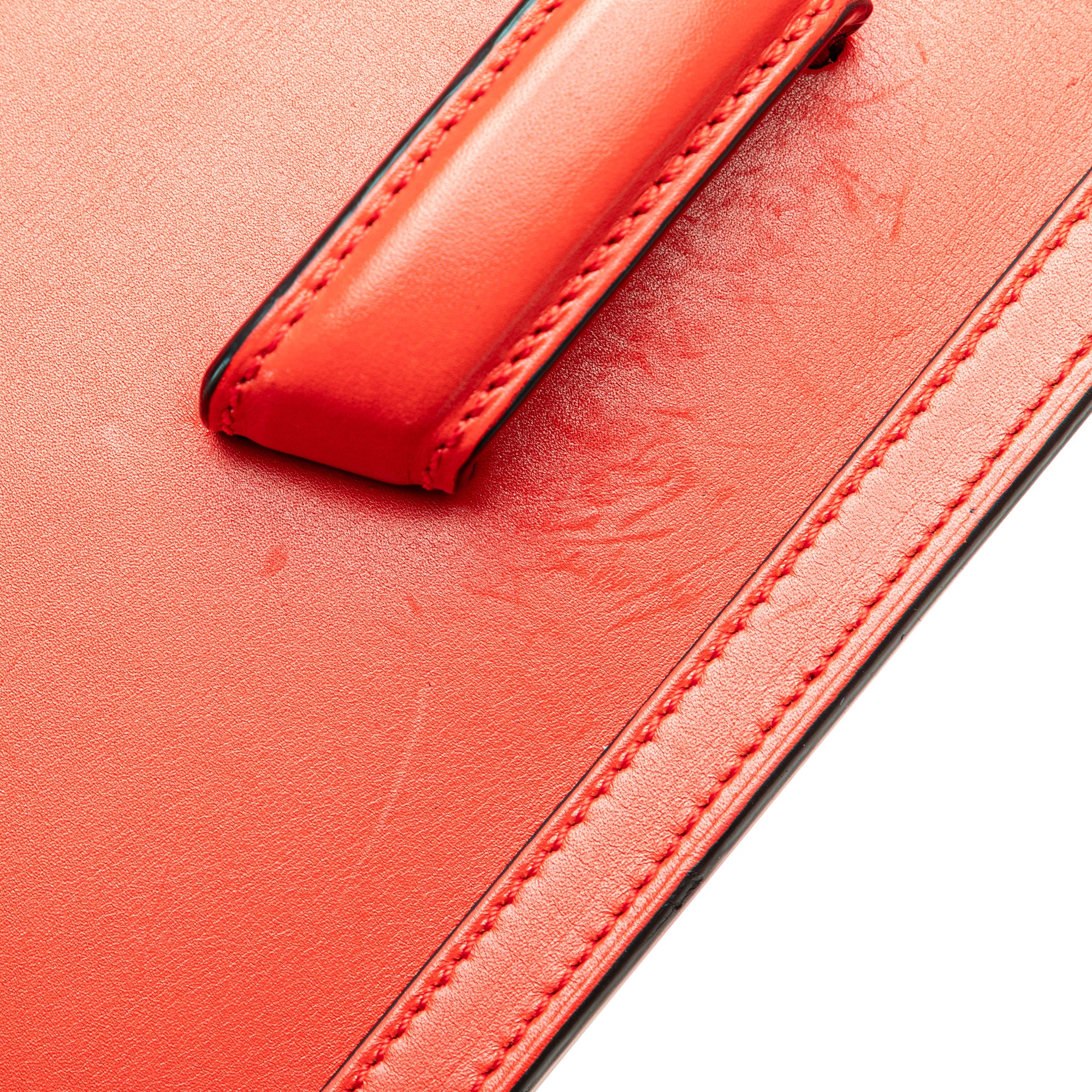 LOEWE | Pre-Owned Medium Leather Barcelona Crossbody | Red - Image 3
