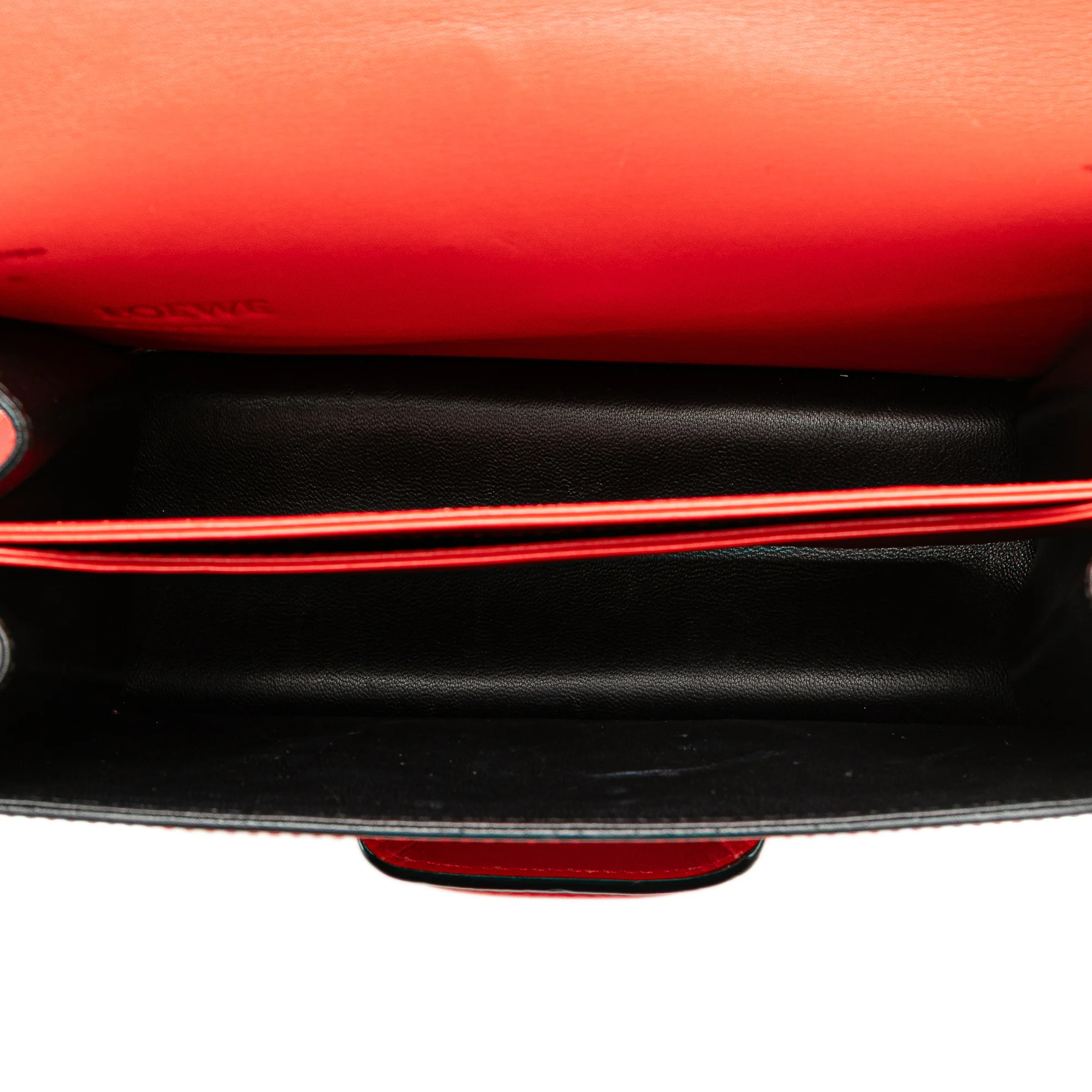 LOEWE | Pre-Owned Medium Leather Barcelona Crossbody | Red - Image 7