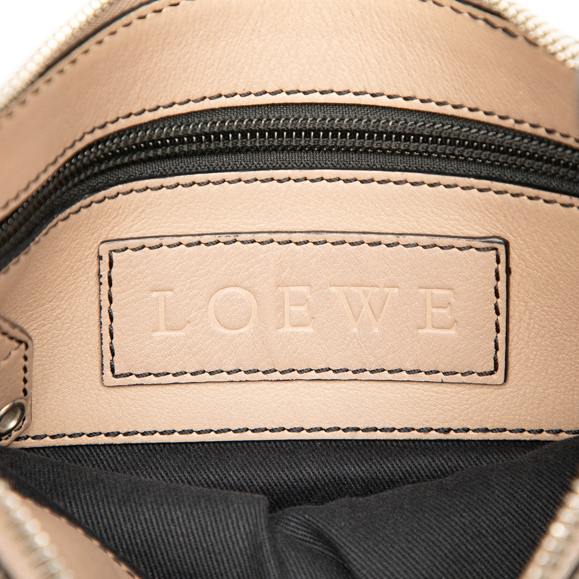 LOEWE | Pre-Owned PVC and Leather Anagram Crossbody | Beige - Image 5