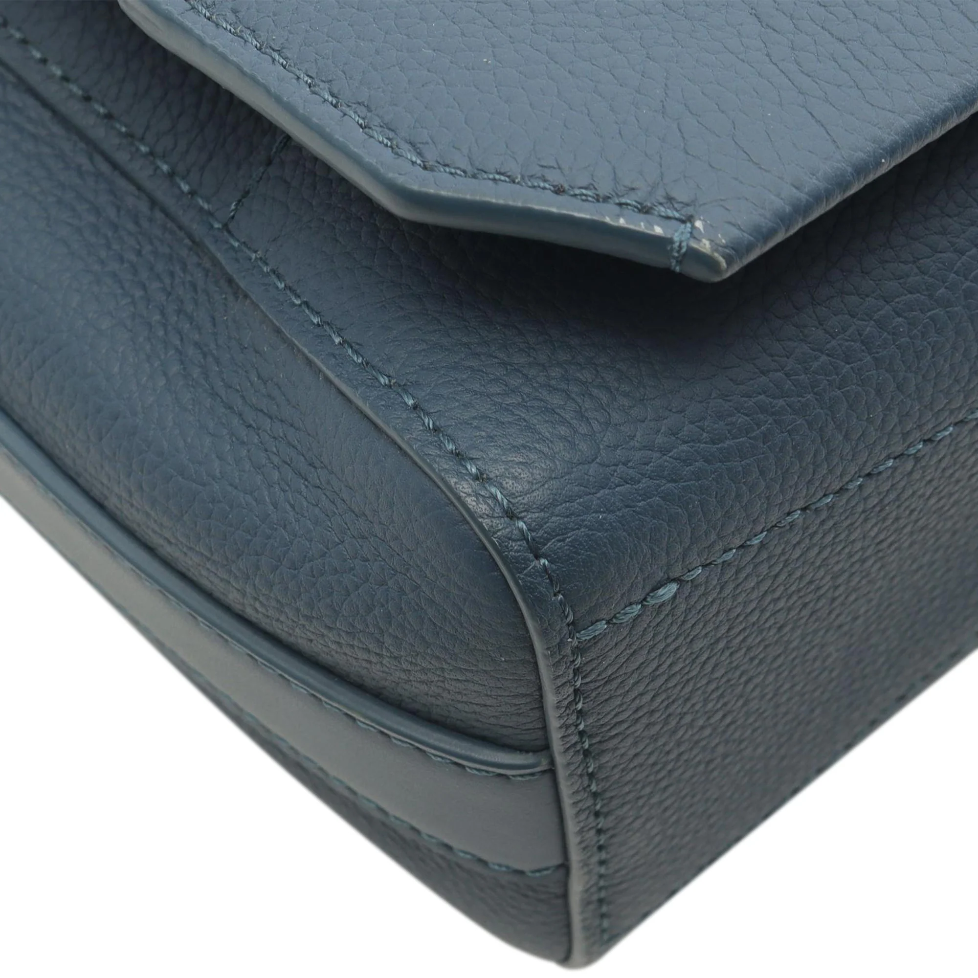 Louis Vuitton | Pre-Owned Aerogram Takeoff Messenger | Green - Image 9