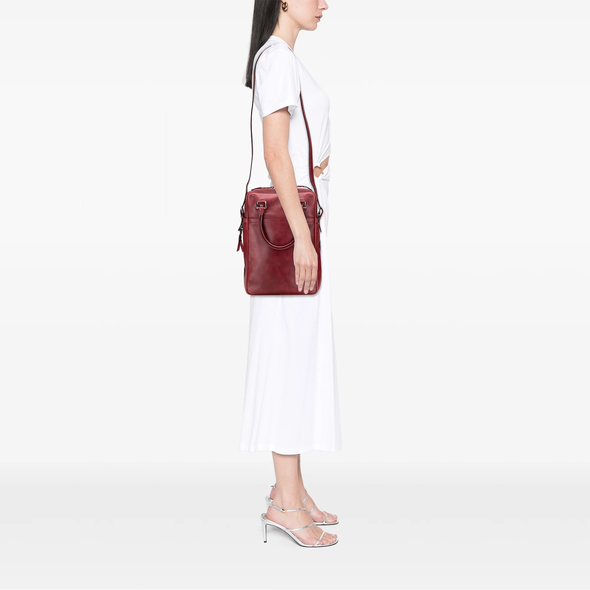 Louis Vuitton | Pre-Owned Cuir Bequia Porte Document Vertical Bag | Red - Image 2
