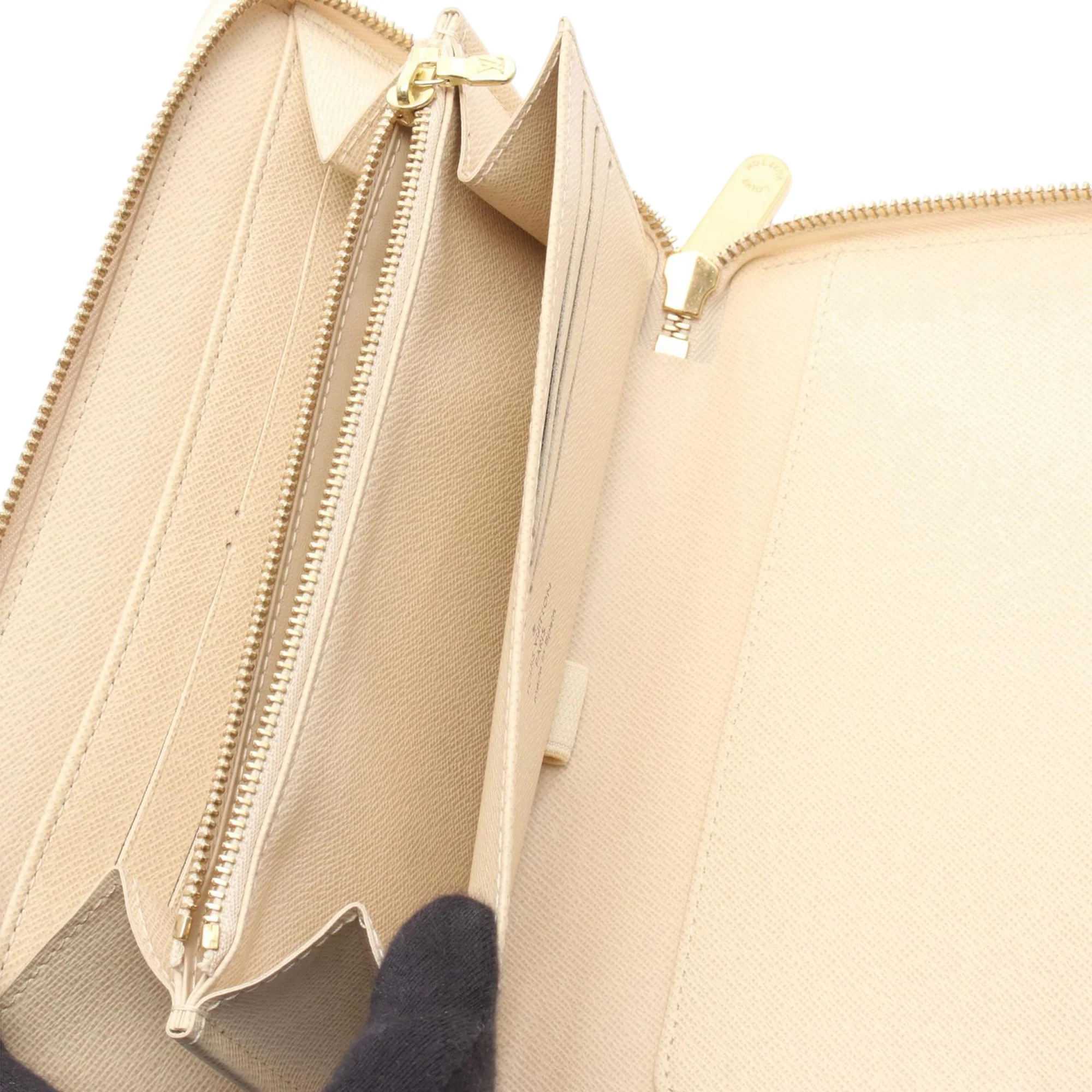 Louis Vuitton | Pre-Owned Damier Azur Zippy Long Wallet | White - Image 3