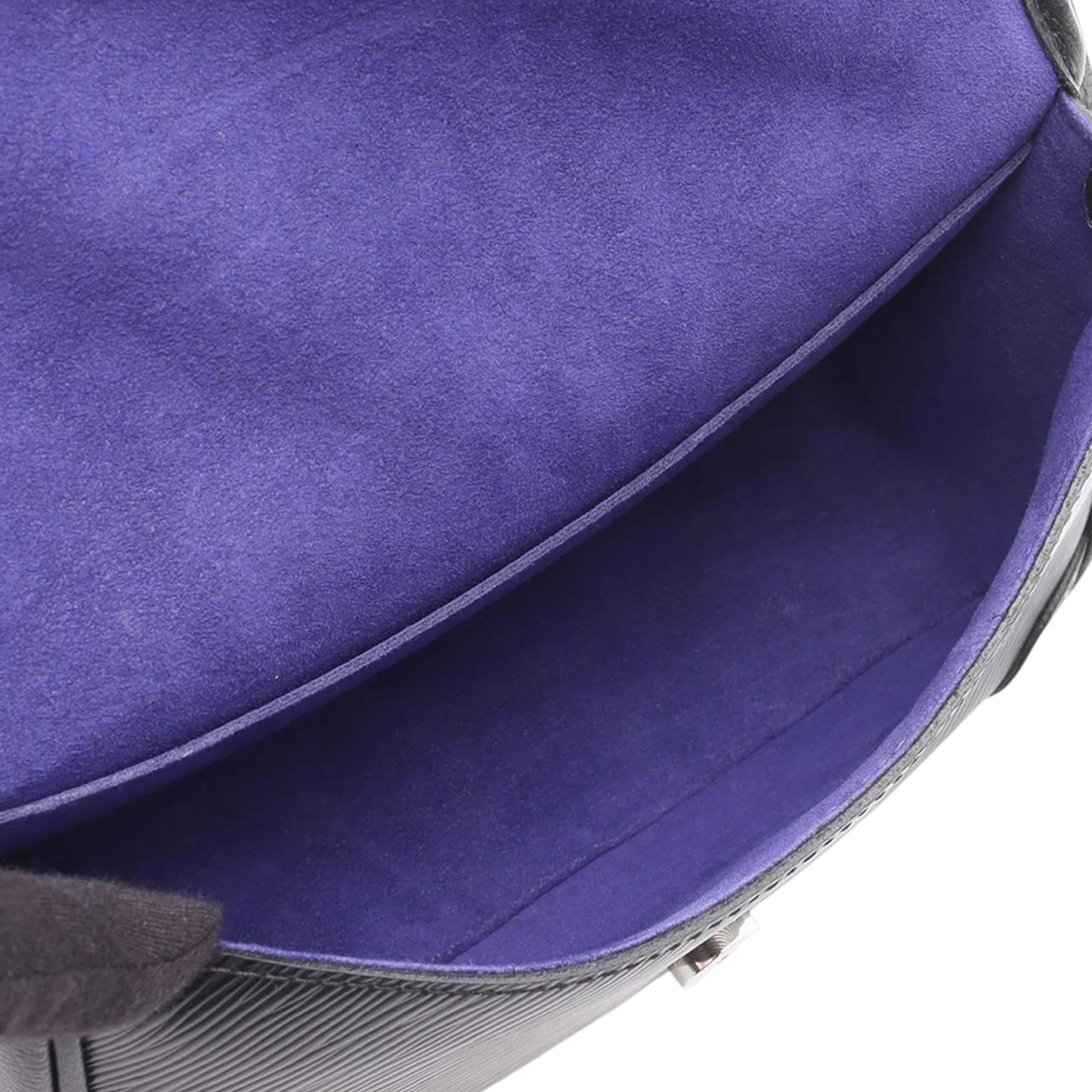 Louis Vuitton | Pre-Owned Epi Buci | Black - Image 3