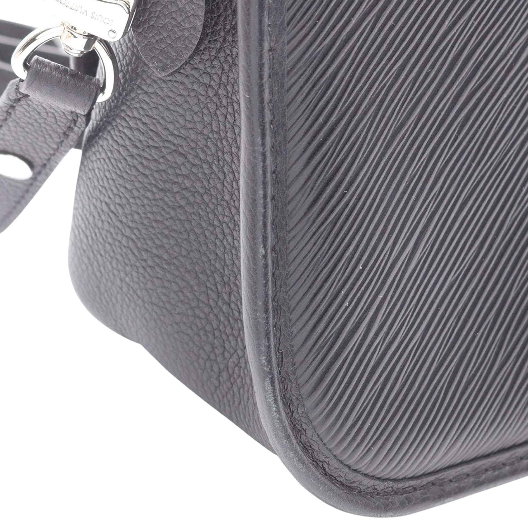 Louis Vuitton | Pre-Owned Epi Buci | Black - Image 7