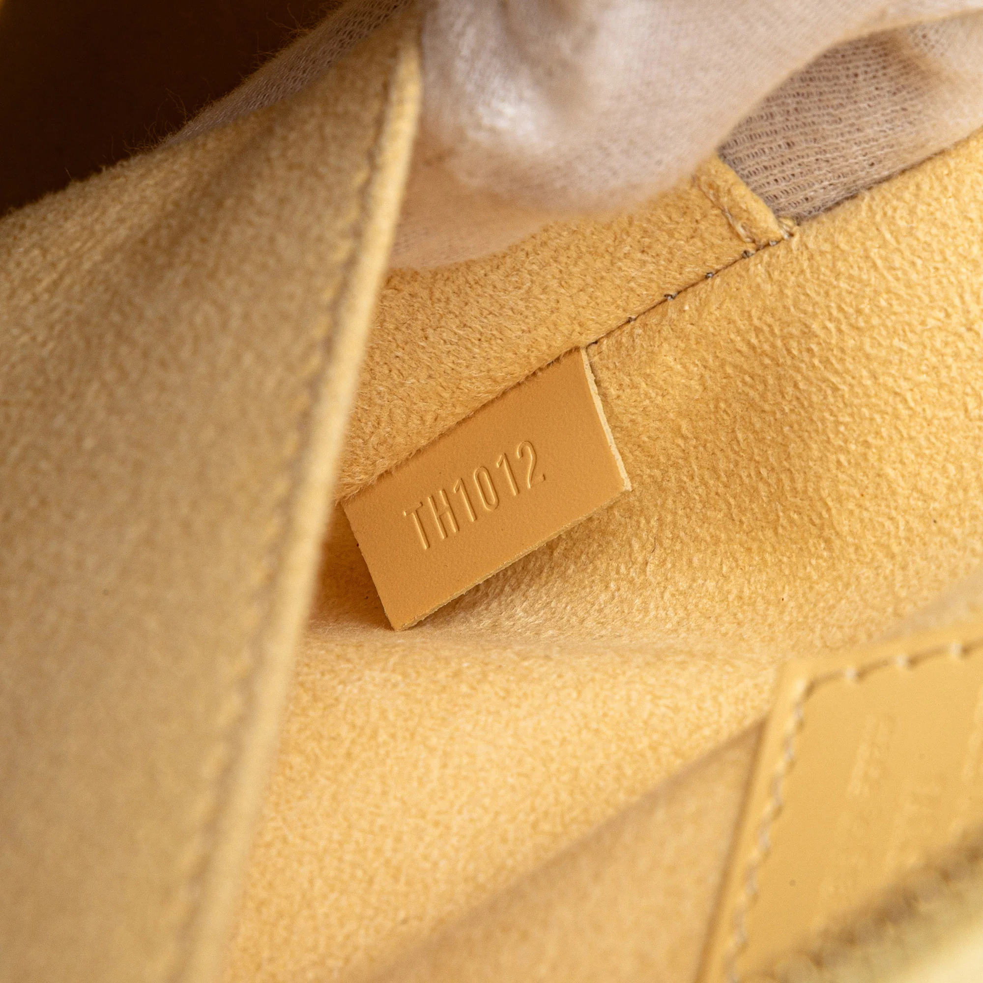 Louis Vuitton | Pre-Owned Epi Jasmine | Yellow/Light Yellow - Image 8