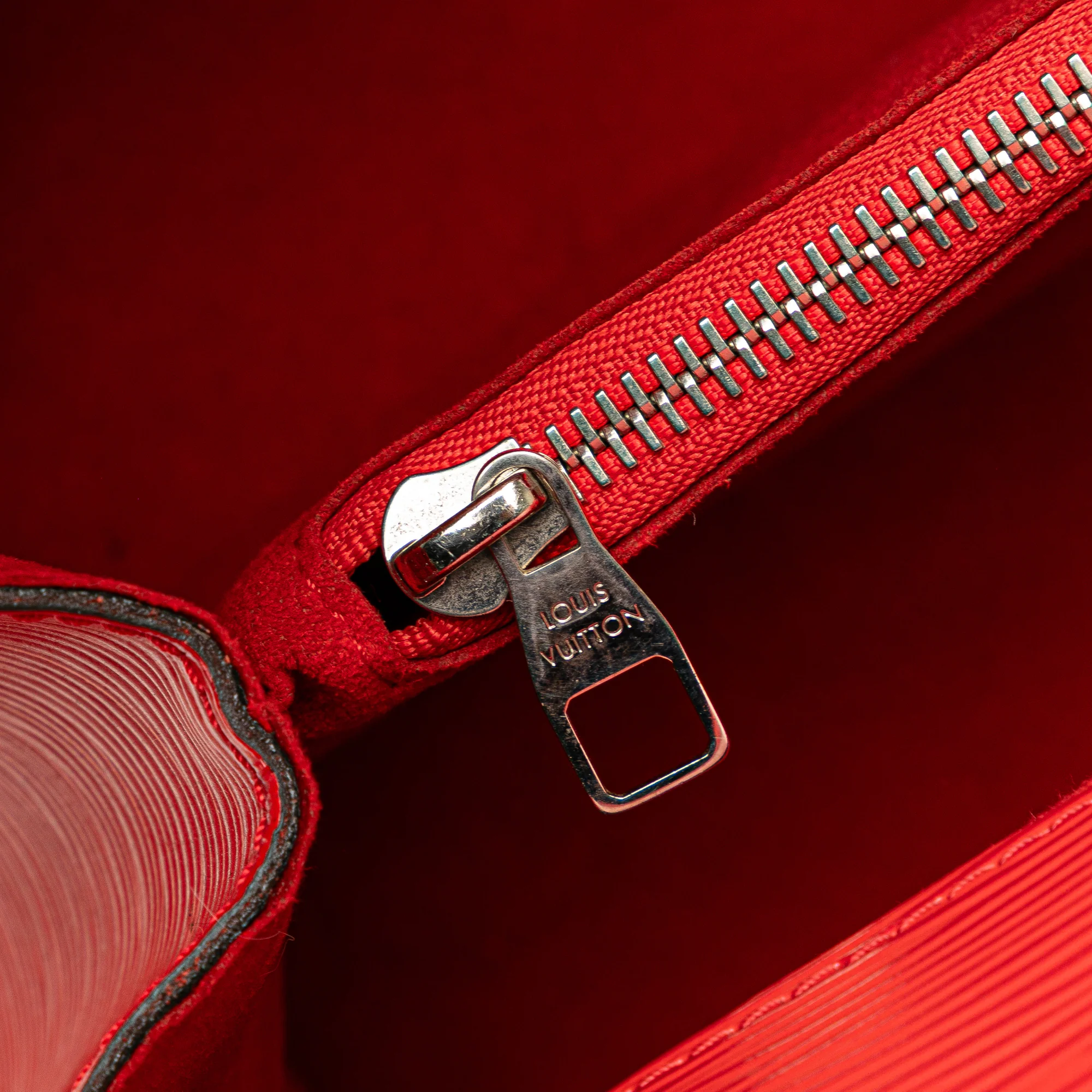 Louis Vuitton | Pre-Owned Epi Marly MM | Red - Image 9