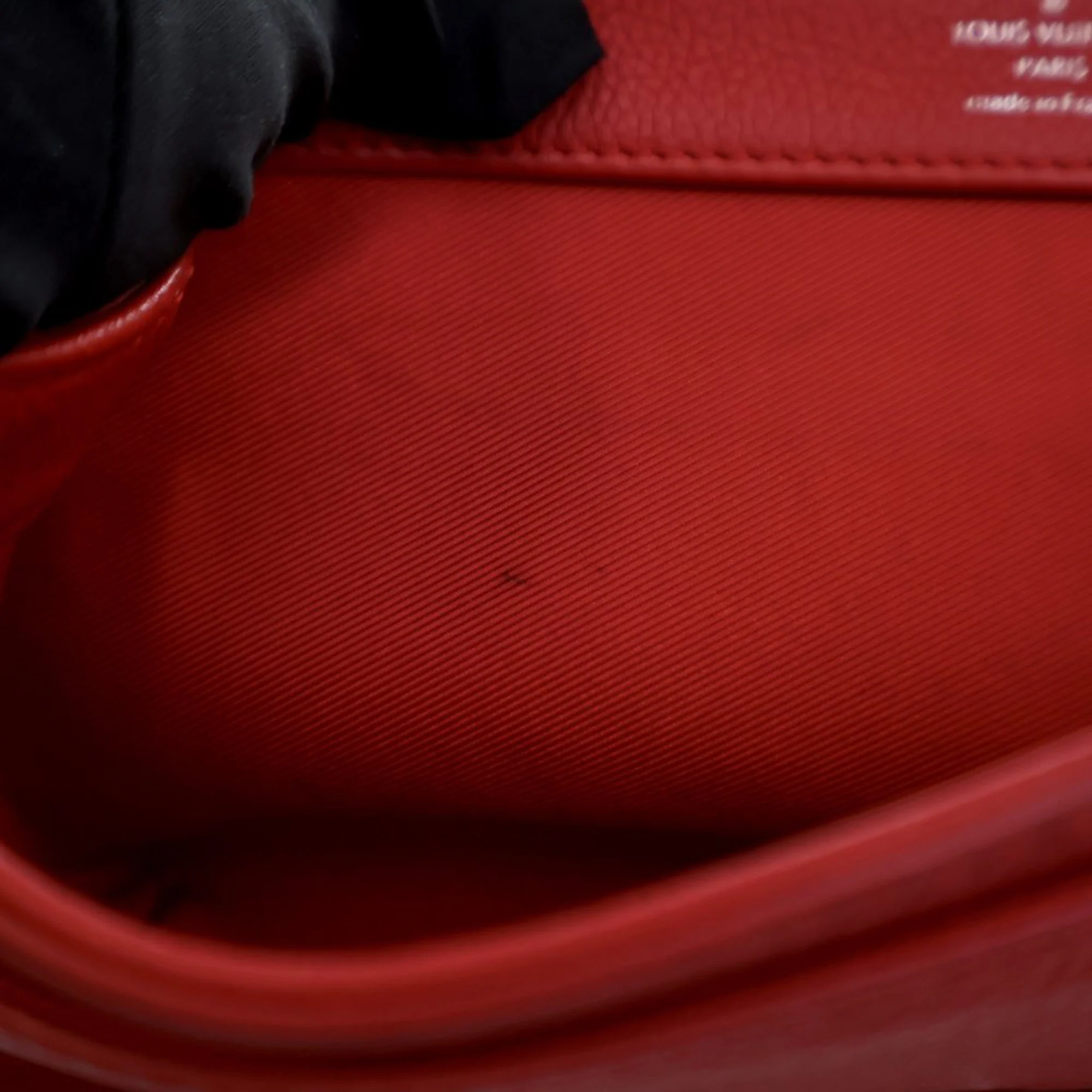 Louis Vuitton | Pre-Owned Leather Lockme II BB | Red - Image 7