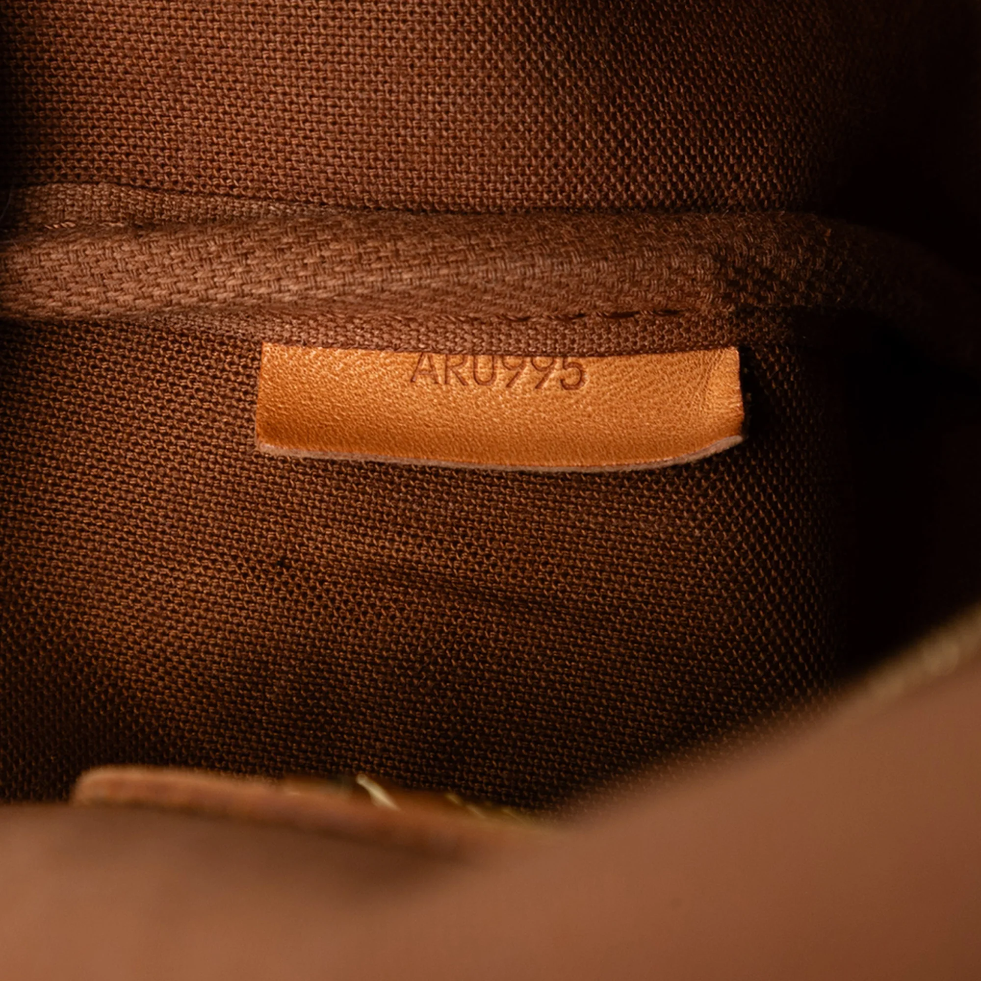 Louis Vuitton | Pre-Owned Monogram Gibeciere MM | Brown - Image 6
