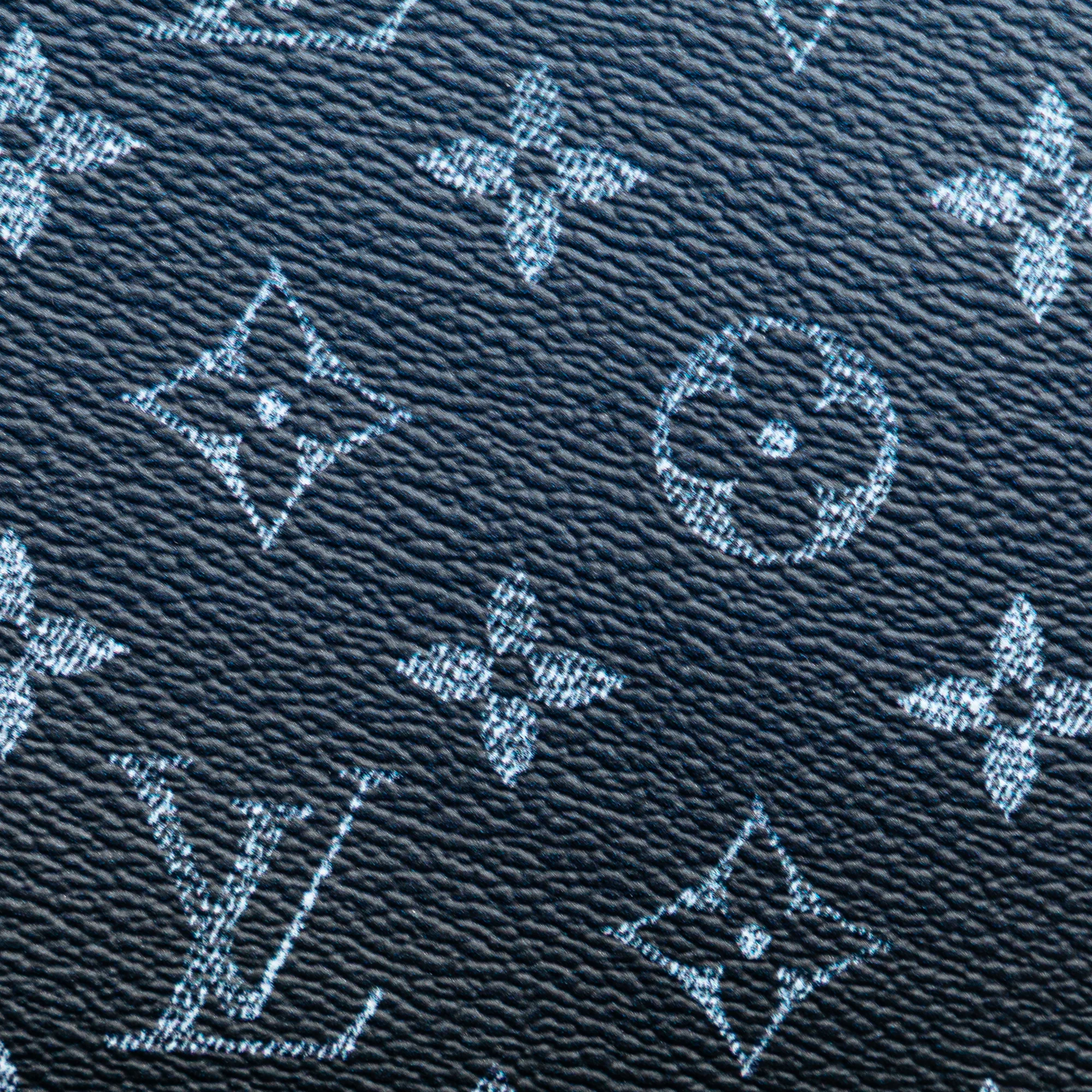 Louis Vuitton | Pre-Owned Monogram Gradient Trio Messenger | Blue/Navy - Image 10