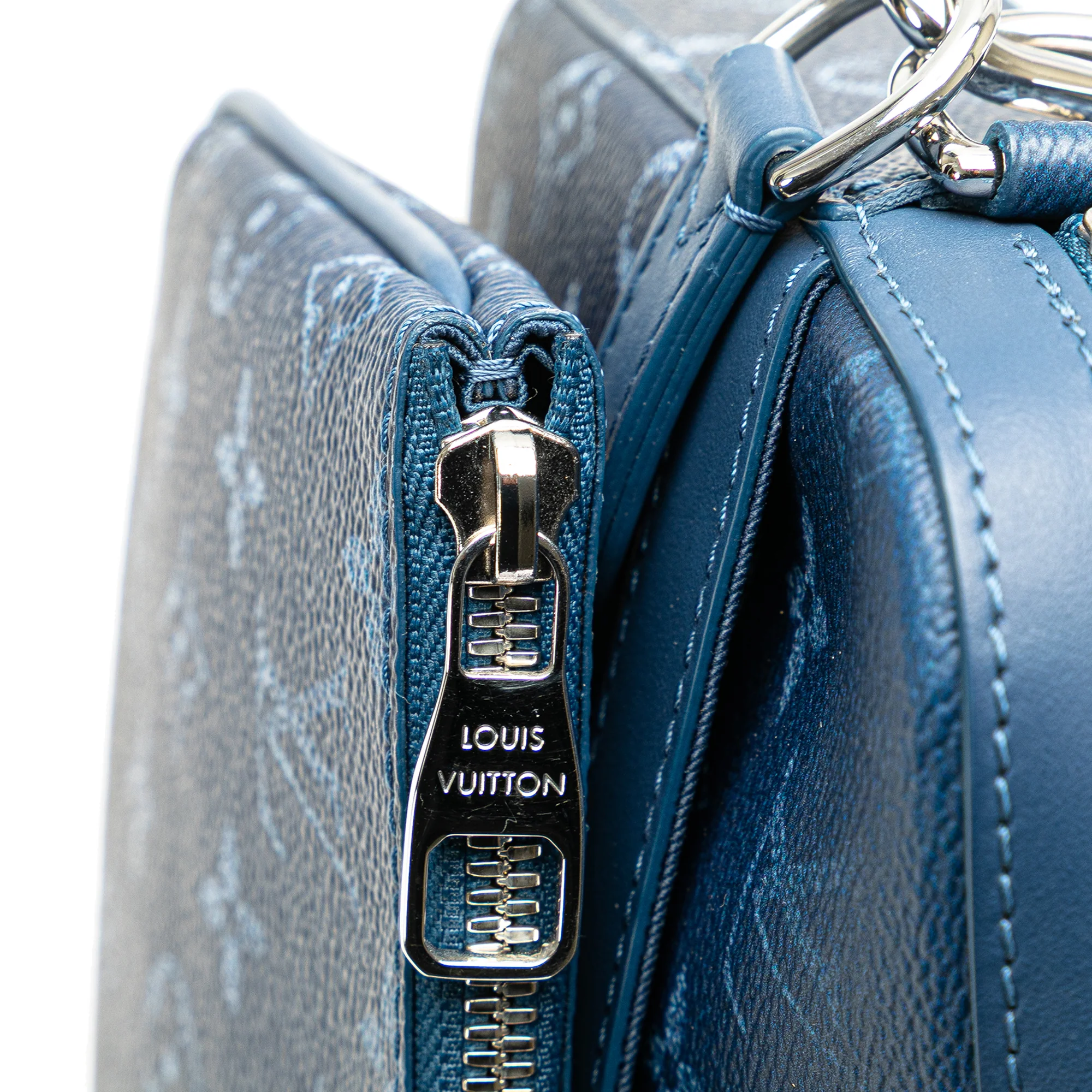Louis Vuitton | Pre-Owned Monogram Gradient Trio Messenger | Blue/Navy - Image 11