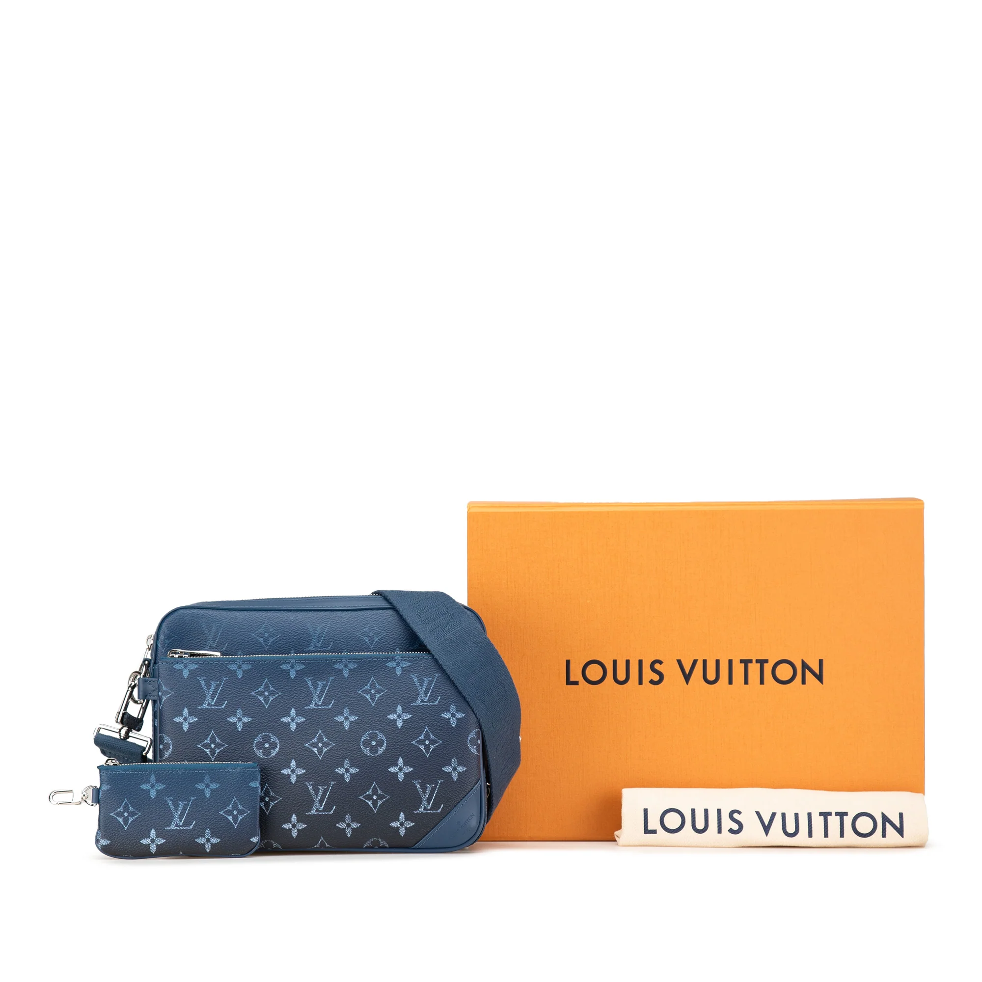 Louis Vuitton | Pre-Owned Monogram Gradient Trio Messenger | Blue/Navy - Image 3