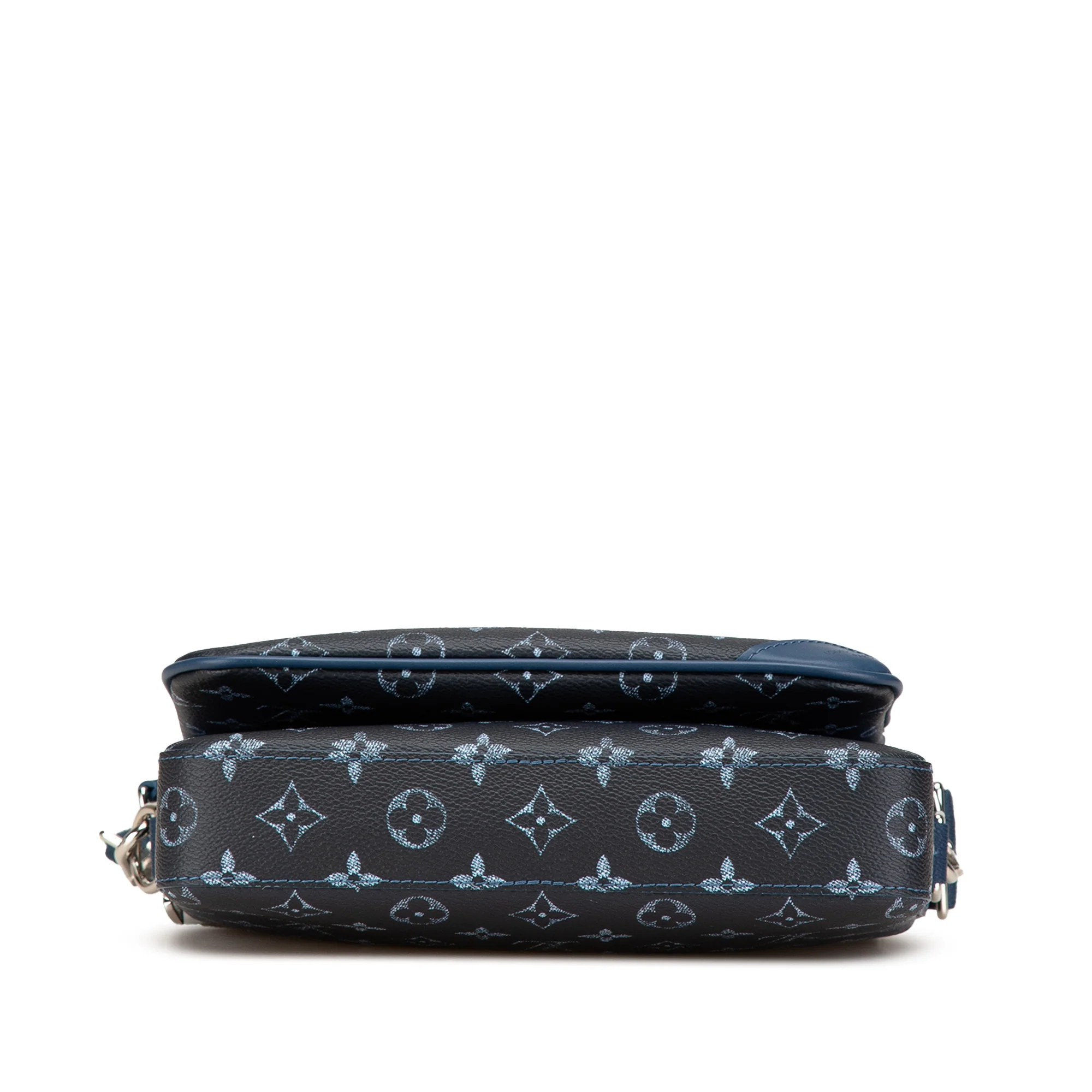 Louis Vuitton | Pre-Owned Monogram Gradient Trio Messenger | Blue/Navy - Image 5