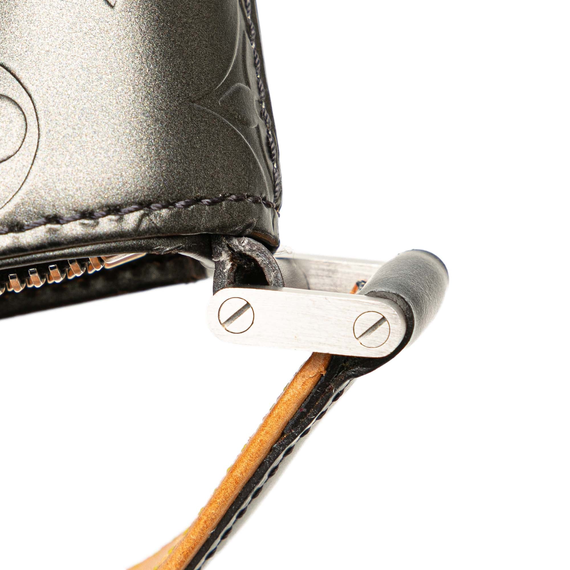 Louis Vuitton | Pre-Owned Monogram Mat Alston | Gray/Dark Gray - Image 2